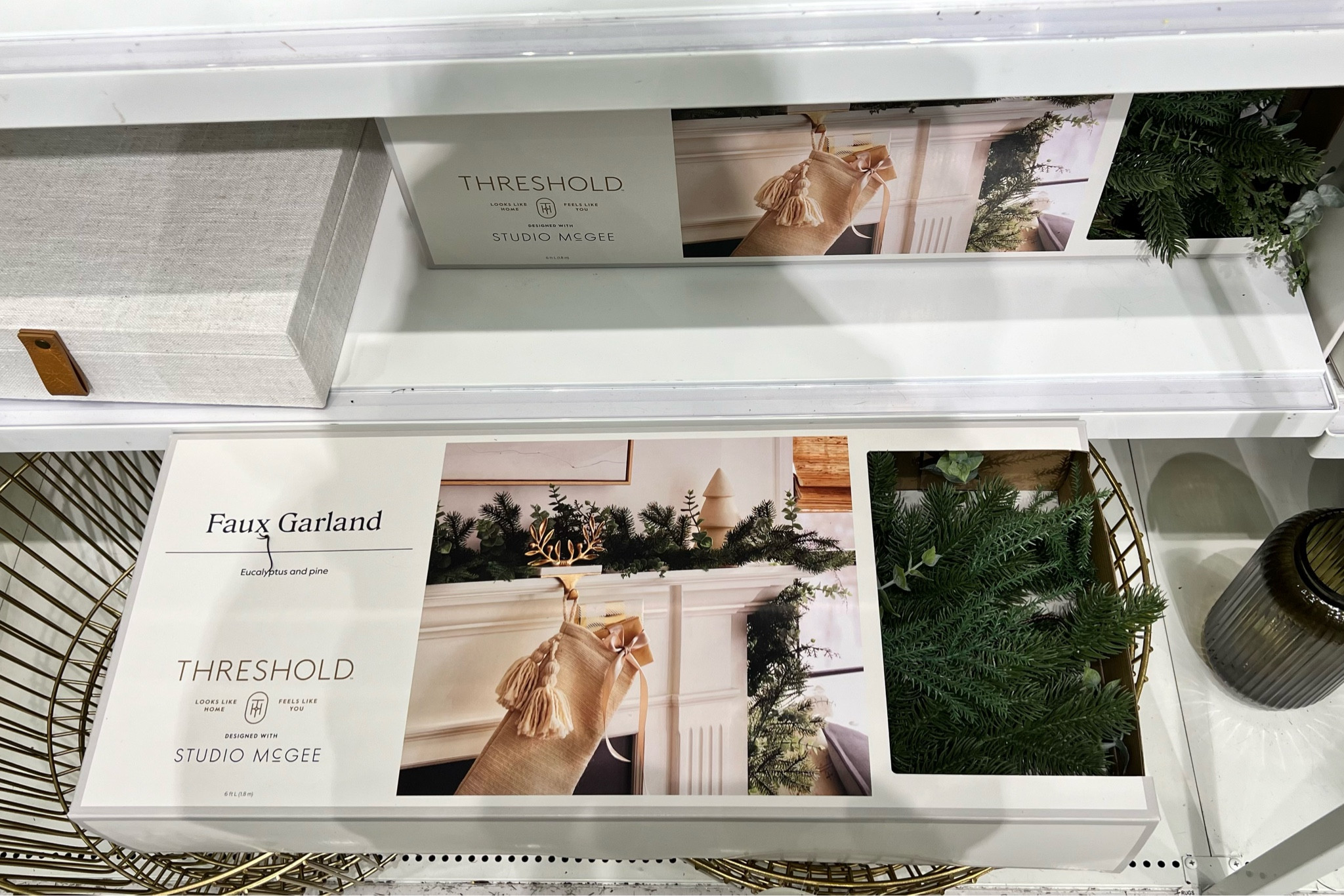 In need of new garland to spice up your space? Check out this garland that is perfect for a mantle!
#christmas #christmasdecor

#LTKHoliday #LTKSeasonal #LTKhome