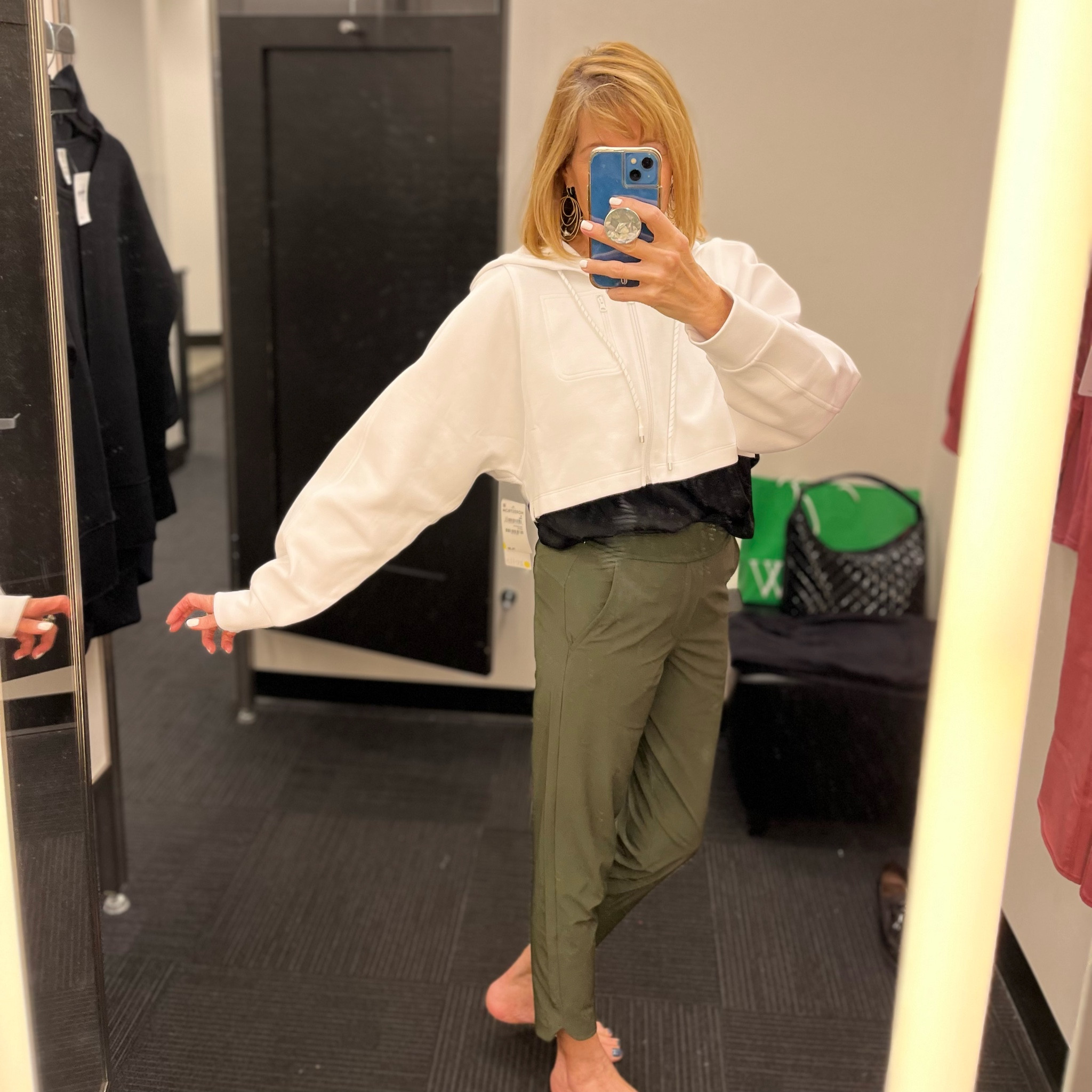 Fun athleisure wear for spring!!!


#springworkouts
#springathleisurewear

#LTKFind #LTKSeasonal #LTKfit