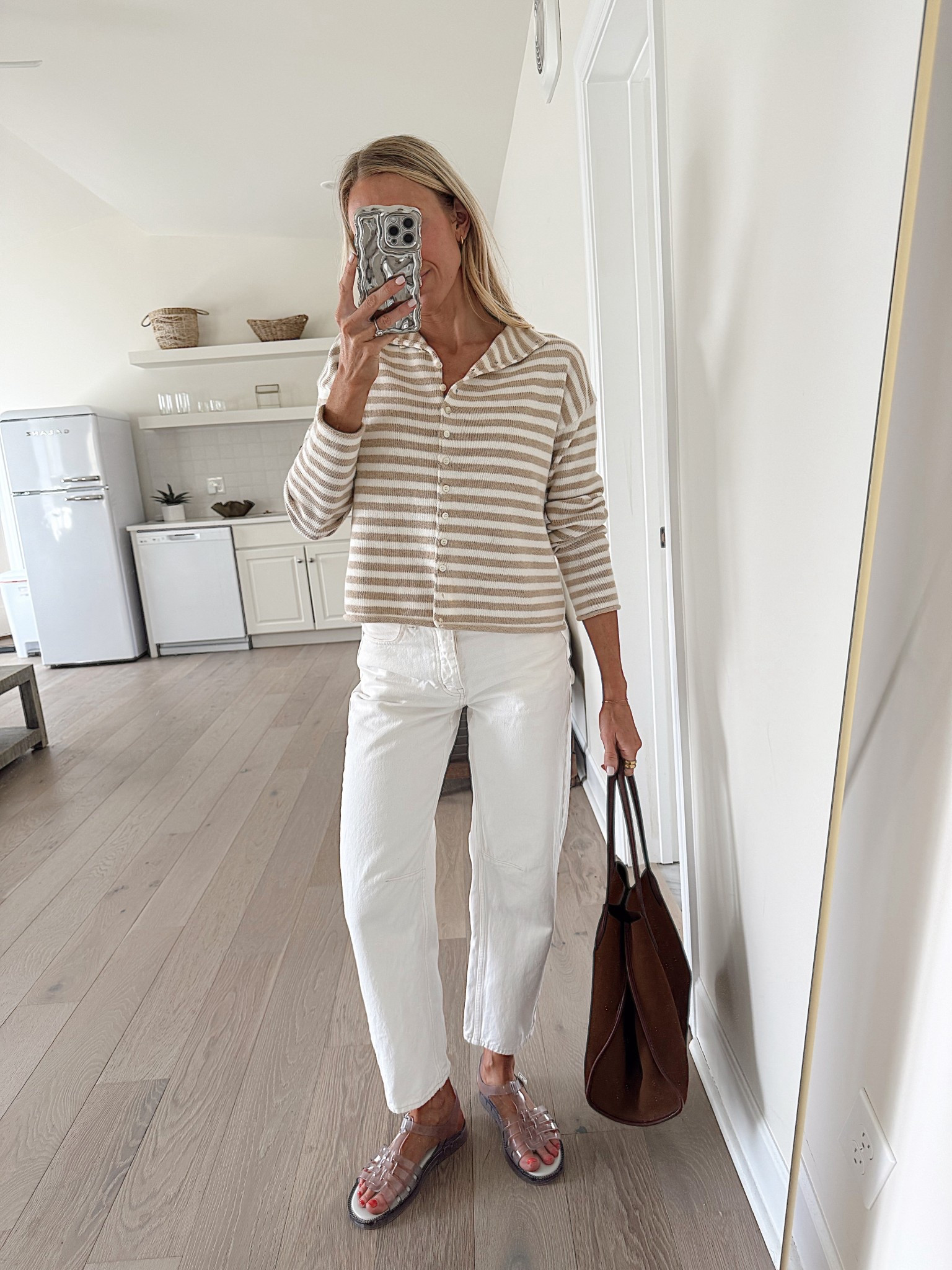 Striped cardigan - small
Cream barrel denim - 23 (thu run large!)
Clear jelly sandals - insanely comfortable true to size 

#LTKootd