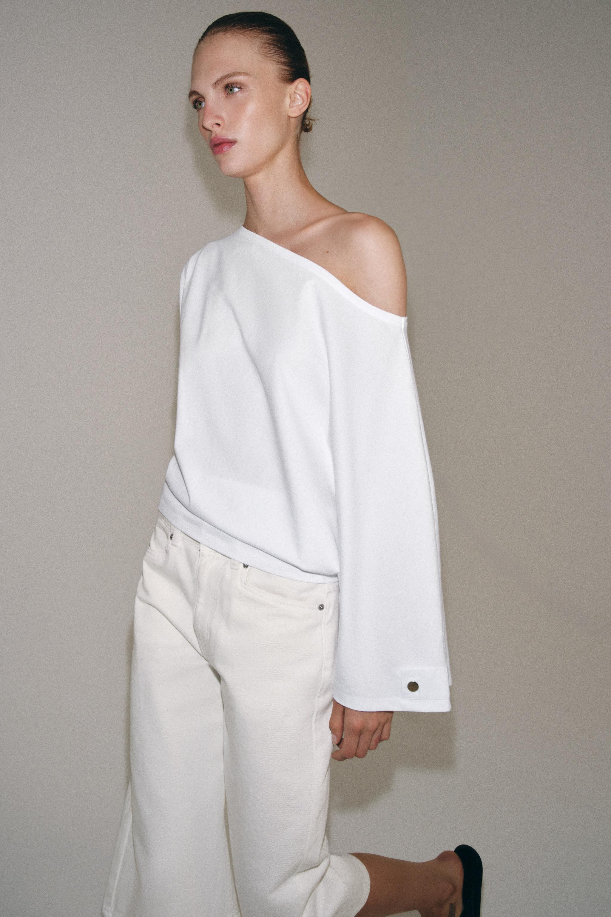 ASYMMETRIC BUTTON T-SHIRT | Zara US