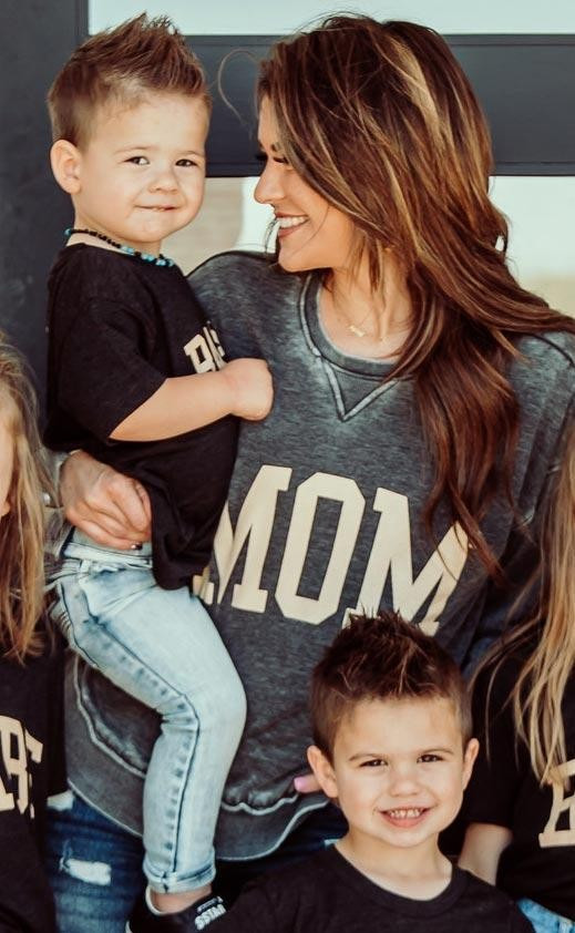 amber massey: mom high low sweatshirt - charcoal | RIFFRAFF