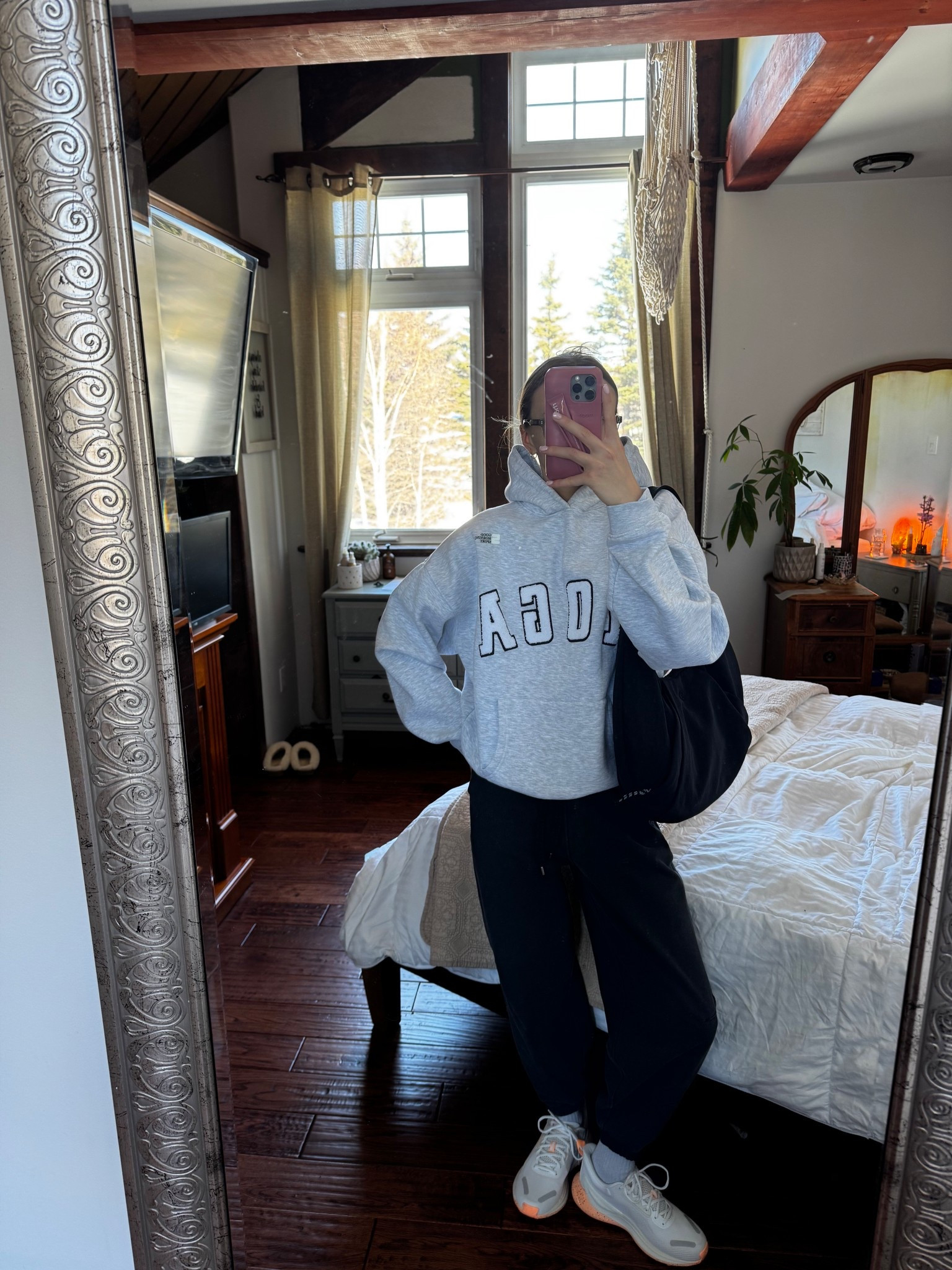 Pack with me

Sisters and seekers - m
Scuba joggers - s
Skims - xs
Steady state hoodie - m
Levi - 26
Long collared jacket - s
Short collared jacket - s
Wundermost - xs
Alo pants - xxs
Lululemon fleece - 4
Tna homestretch - s
All sweatsuit - s
