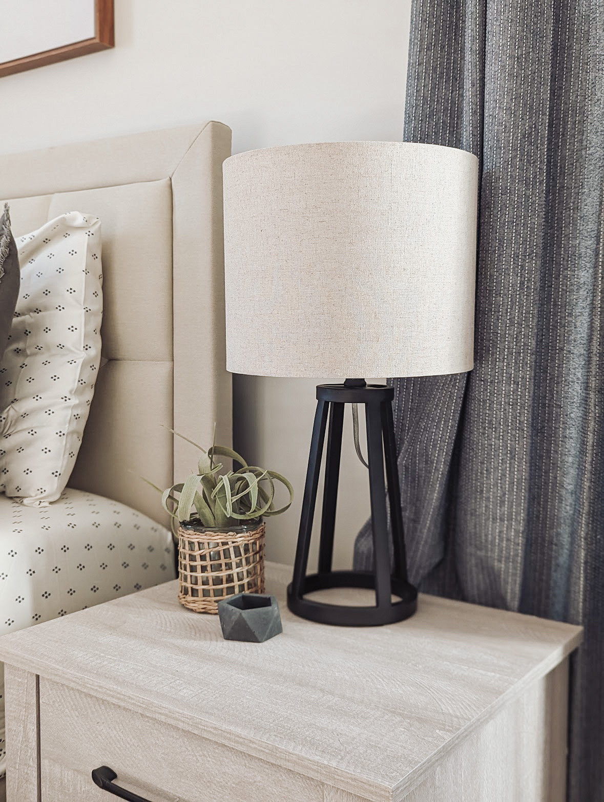 🌿 Create your own sanctuary with a neutral coastal bedroom! Soft whites, sandy hues, and natural textures bring the ocean’s serenity indoors, making it easy to drift off to sleep. #coastalinteriors #bedroominspo

#LTKHome #LTKStyleTip