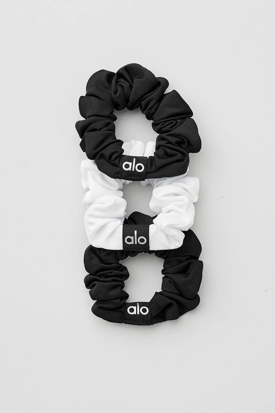 Fresh Mini Scrunchie (3-Pack) in Black/White | Alo YogaÅ½ | Alo Yoga