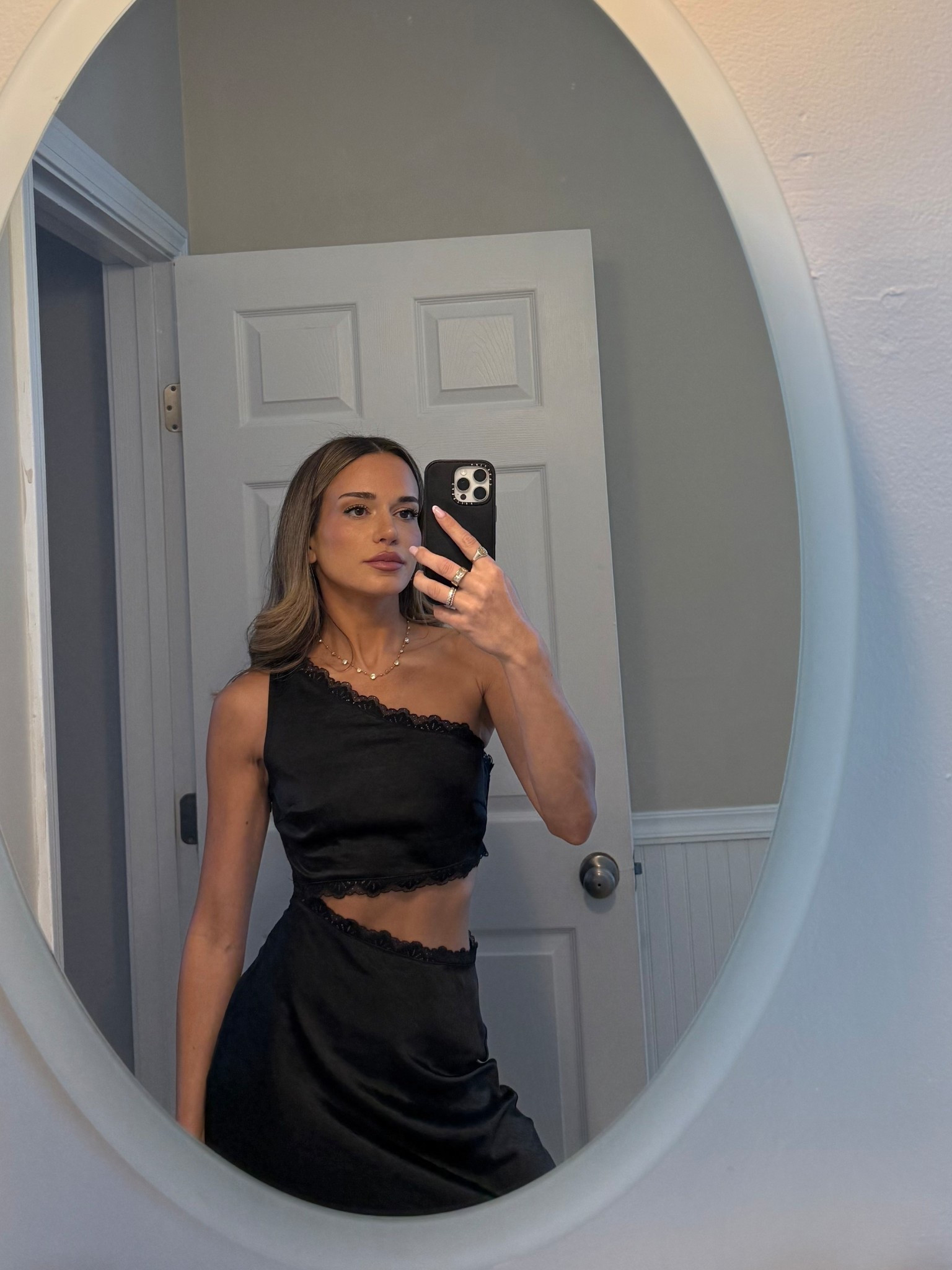 the perfect wedding guest dress 🖤