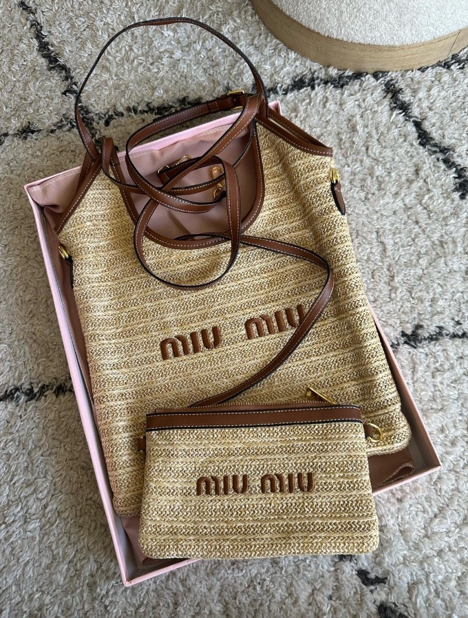 This bag must have just a gorgeous bag, amazing quality such a beautiful bag to have !!! 

#LTKGiftGuide #LTKBeauty #LTKItBag