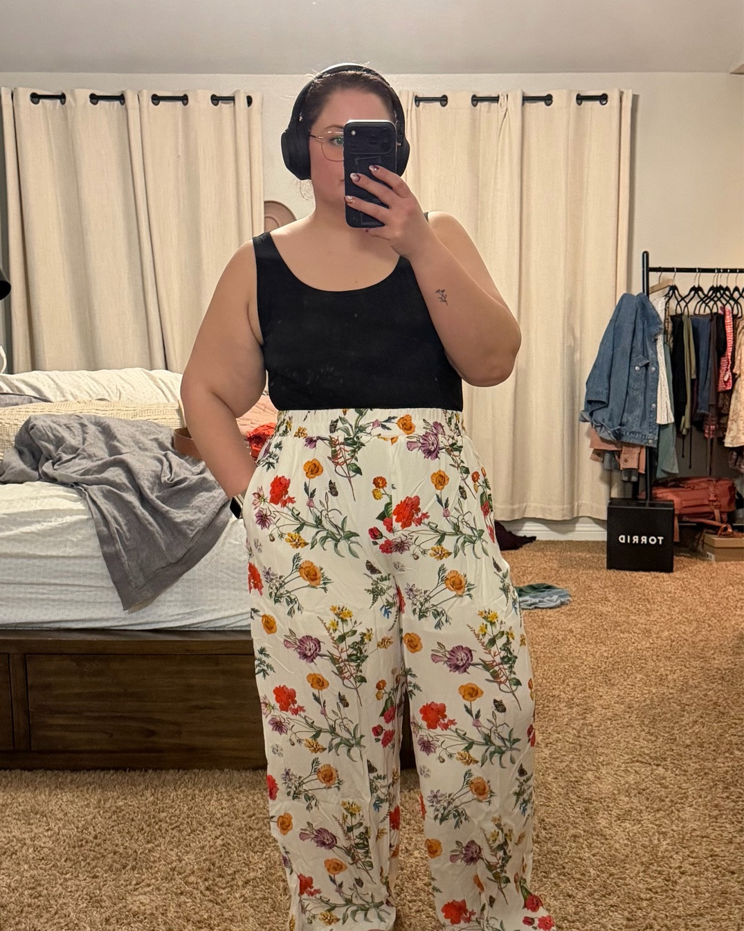 Size 18/20 

Bust 43  //  waist 42 //  hips 52  //  5’6”

#LTKPlusSize #LTKMidsize #LTKSaleAlert