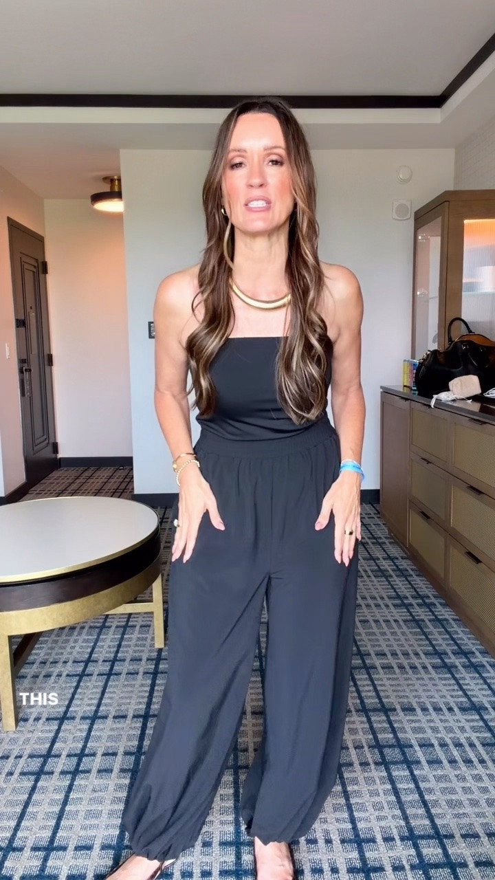 LTKCON day one! The cutest, most versatile jumpsuit!

Wearing small

#LTKCon #LTKTravel #LTKootd