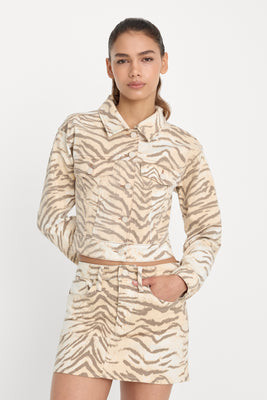 Women's Essential Crop Denim Jacket | Brown Tiger, Size XS | Good American by Khlo� Kardashian | Good American