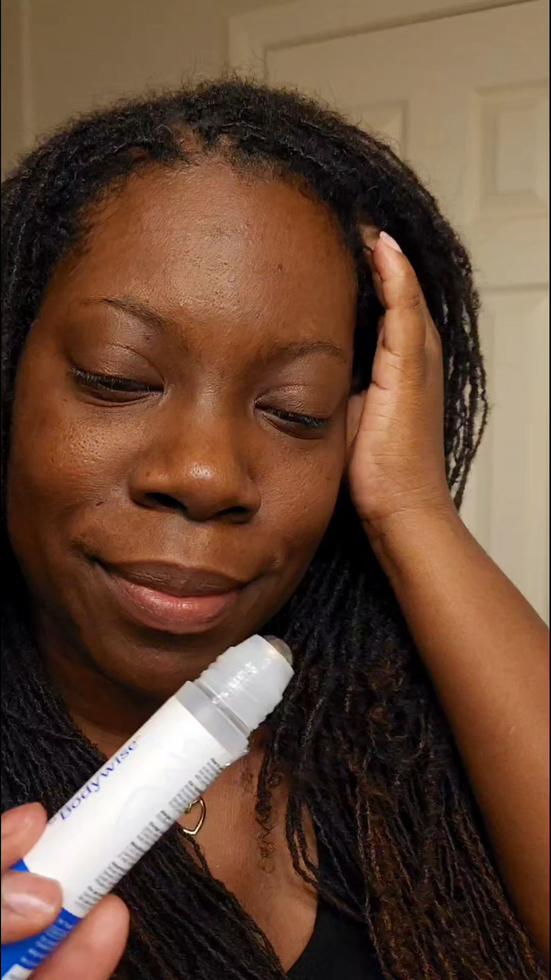 Working on healthier edges and a stronger scalp this year 💆🏾‍♀️✨ I’ve been loving this lightweight hair growth serum in my routine—no buildup, easy to use, and perfect for protective styles. Consistency + care really matter 🤍 Linking what I use here!

#LTKmorningroutine #LTKselfcare #LTKBeauty