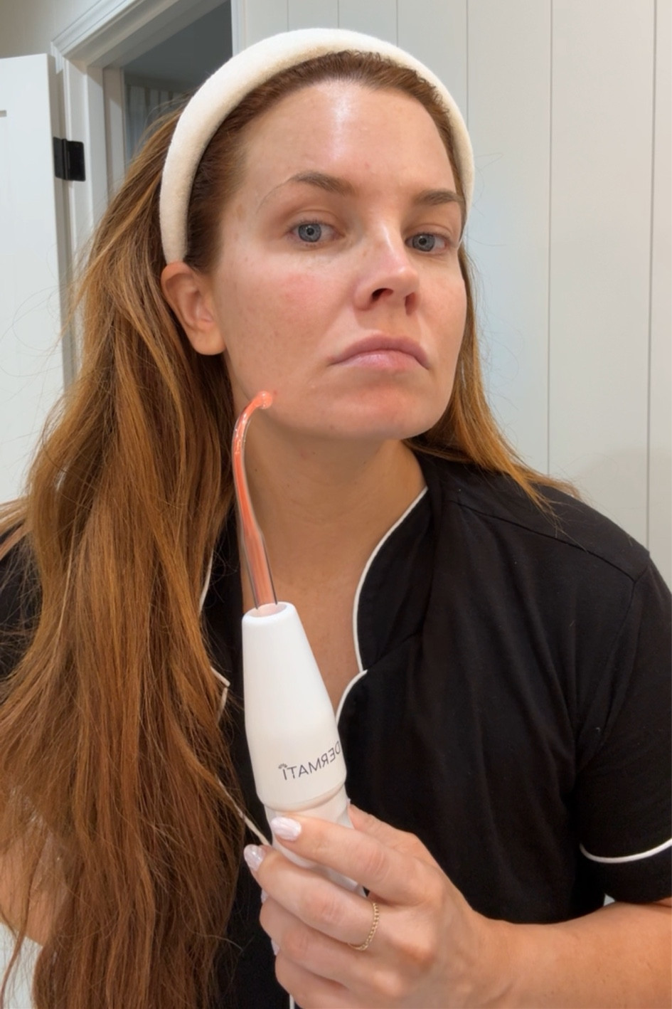 I call this the zit zapper!! My esthetician recommended one of these high frequency wands and it really does help!! Especially if you catch the breakout in time! It definitely minimizes the time of the breakout for me! And it’s around $40 on Amazon! 