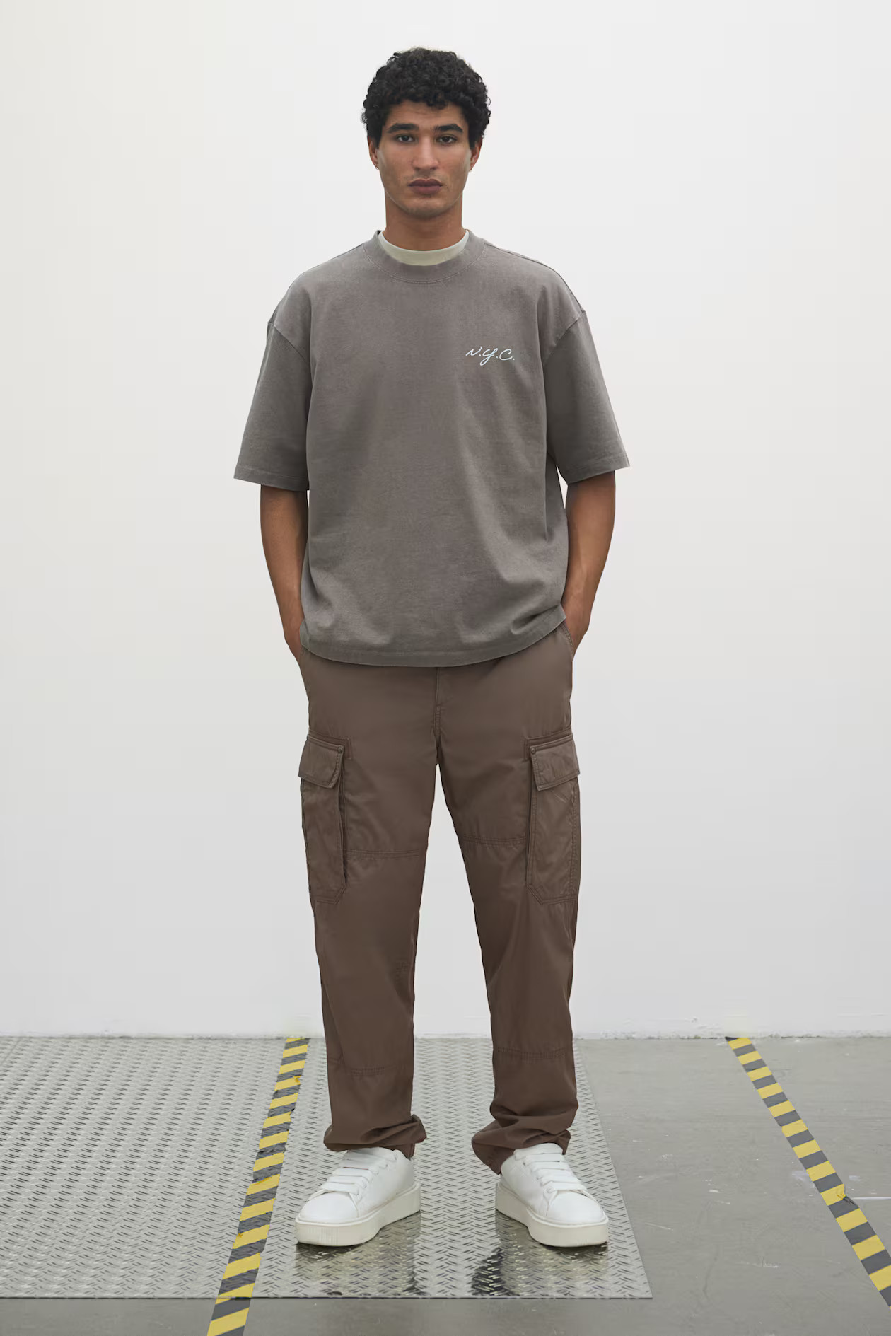 Relaxed-Fit Cargo Pants | H&M (UK, MY, IN, SG, PH, TW, HK)