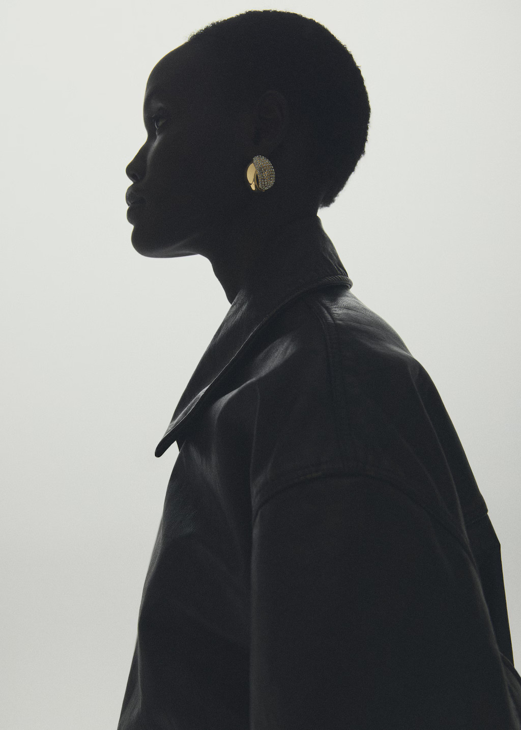 Oval earrings with combined crystals | MANGO (UK)