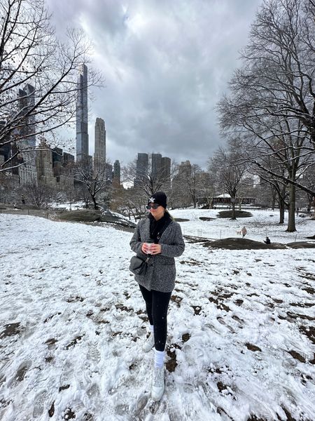 snowy nyc cool girl ‘fit 🖤

#LTKSeasonal #LTKmidsize #LTKtravel