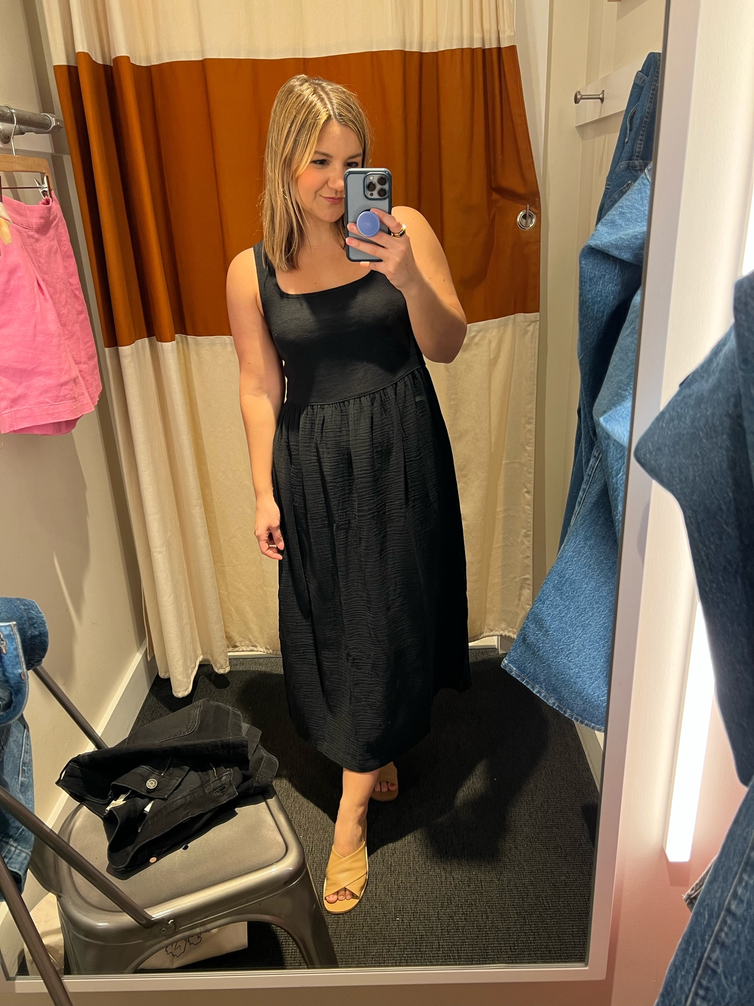 Easy dress - runs true to size and petite friendly. Wish it came in other colors! 

#LTKSeasonal