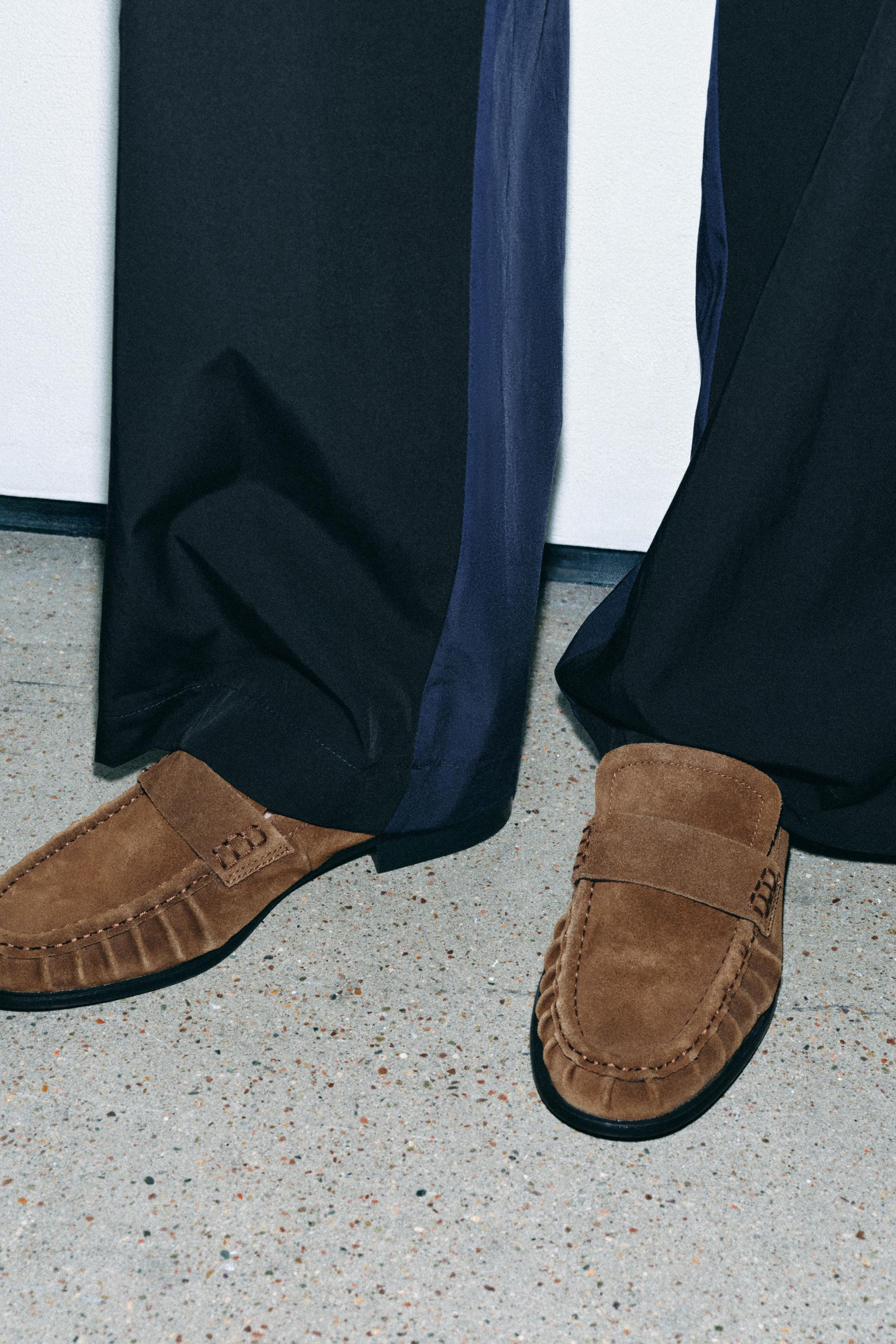 GATHERED SPLIT SUEDE LOAFERS | Zara UK