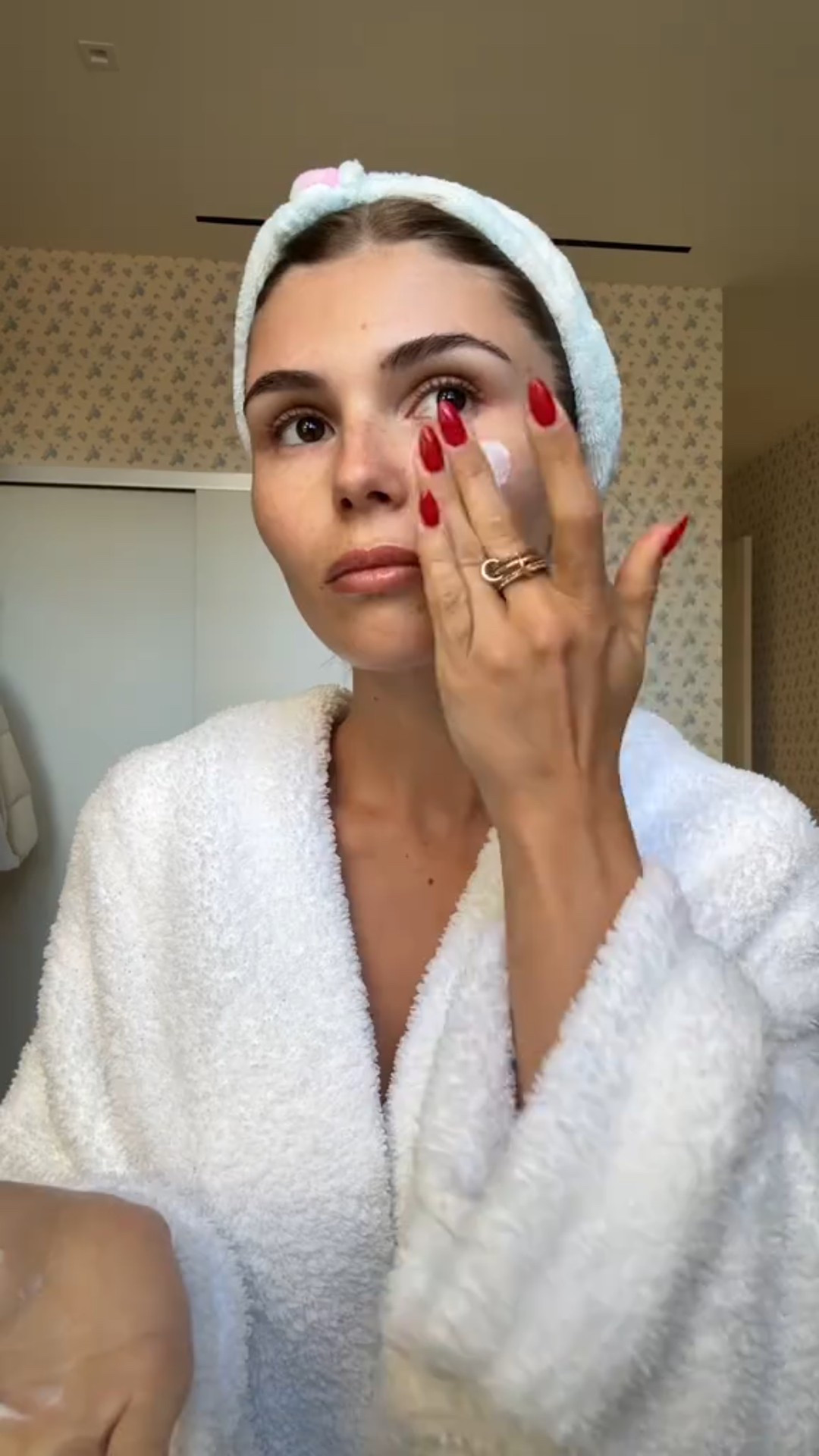 sunburn ☄️

#LTKBeauty #LTKWatchNow