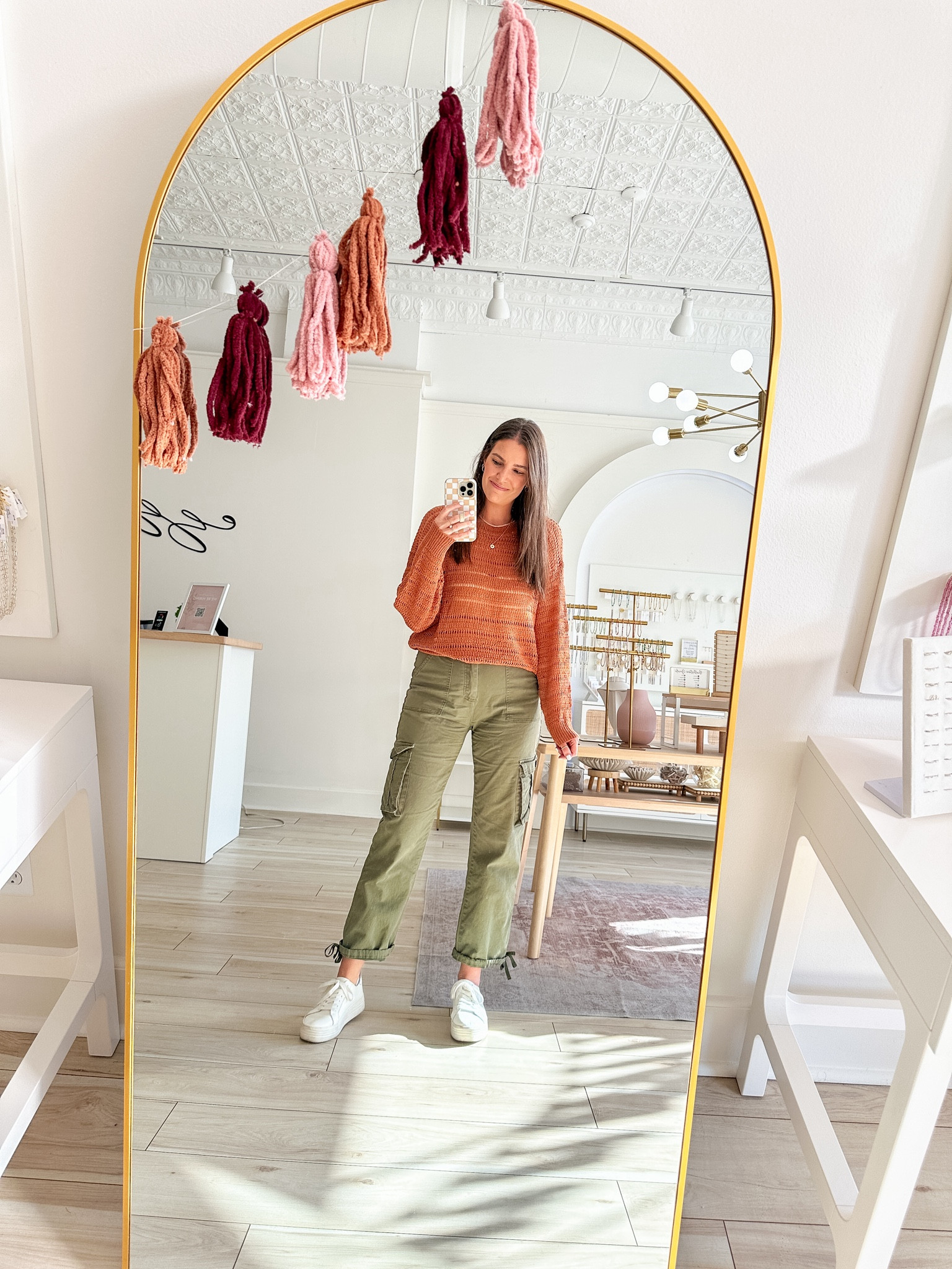 We decorated for fall so I guess it’s time to dress like it too! I’ve been wearing these pants on repeat for the last month or so. They’re flattering, comfortable, & run TTS, plus they come in a bunch of colors! 