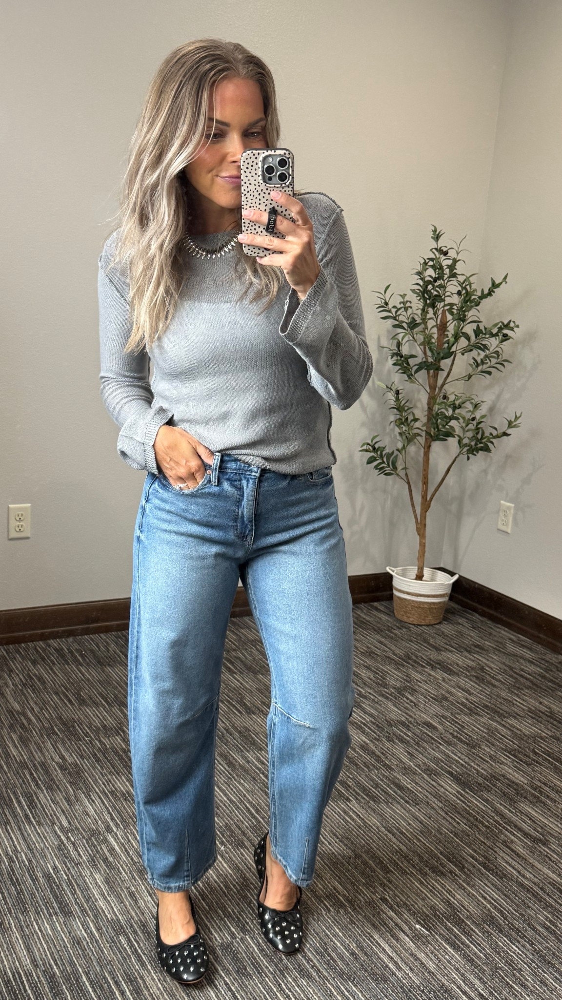 Small top and size 4 bottoms. Flats tts  