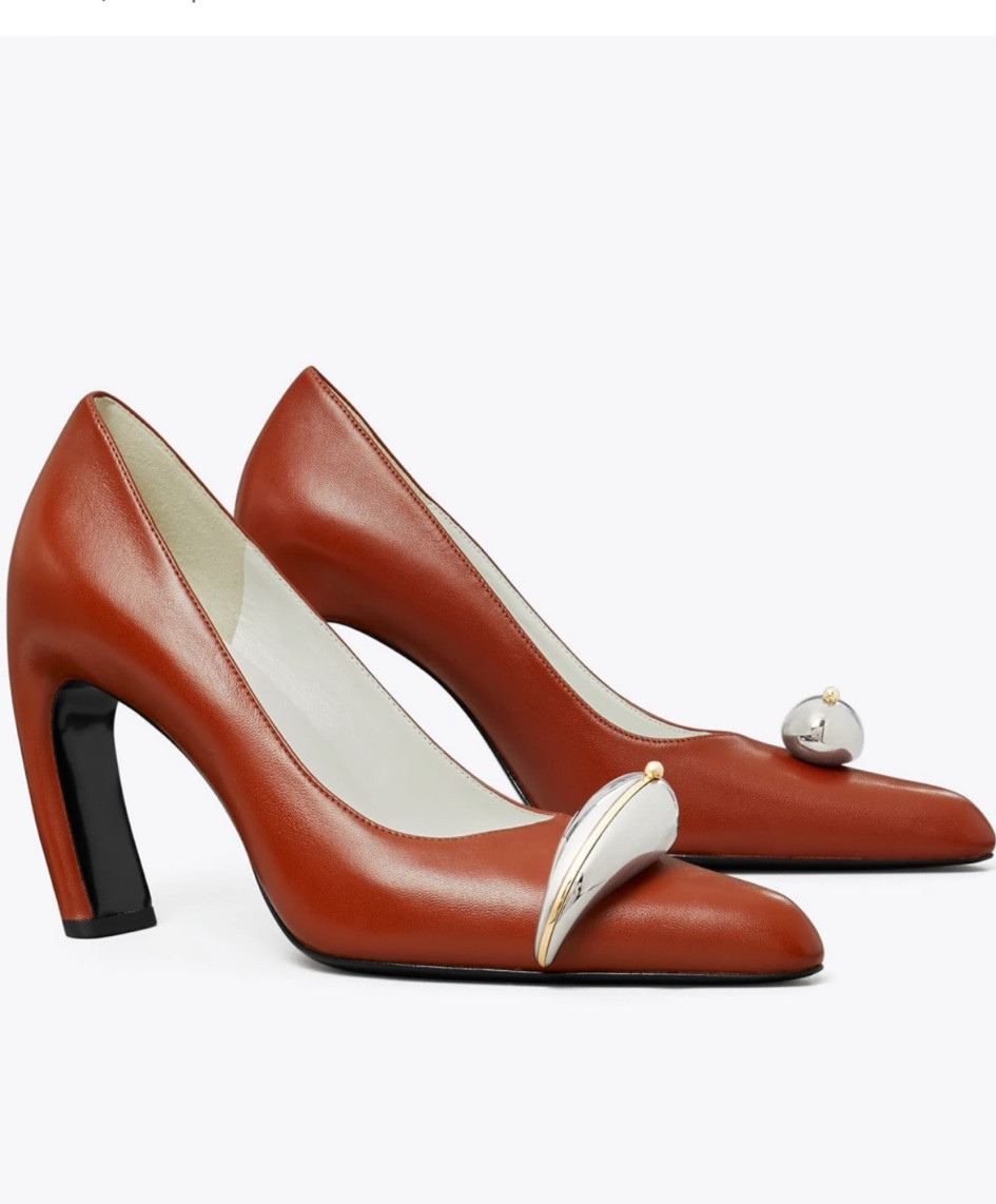 Tory Burch

#LTKOver40 #LTKSeasonal #LTKStyleTip