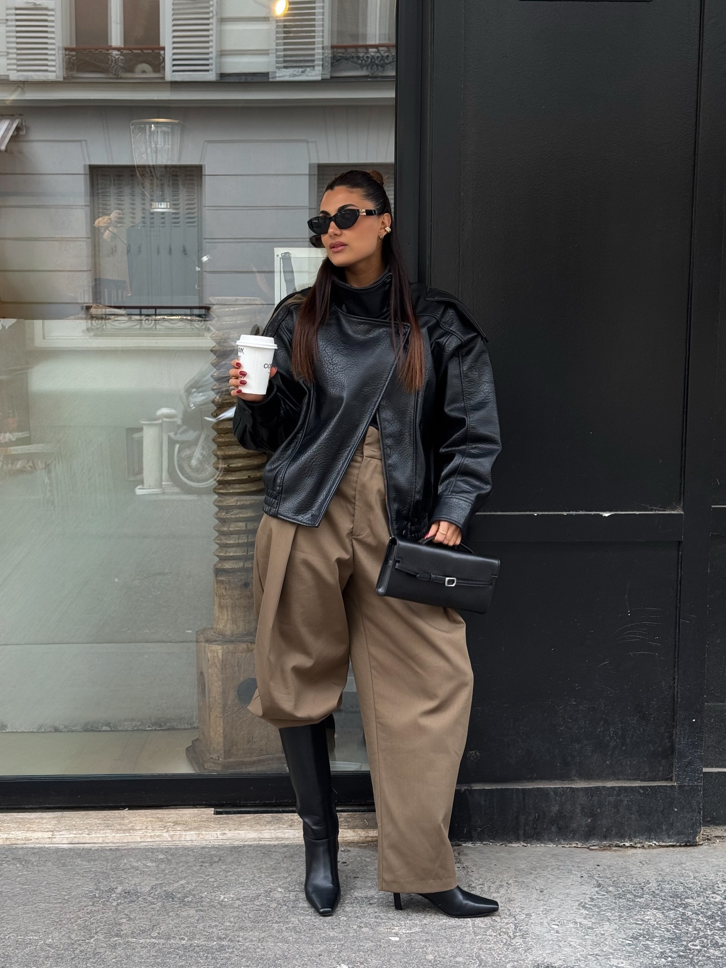 nouvelle passion pour le kaki 🫒

#outfitoftheday #streetstyle #parisstreetstyle #zara #fashioninspo style minimalist balloon pants fashion