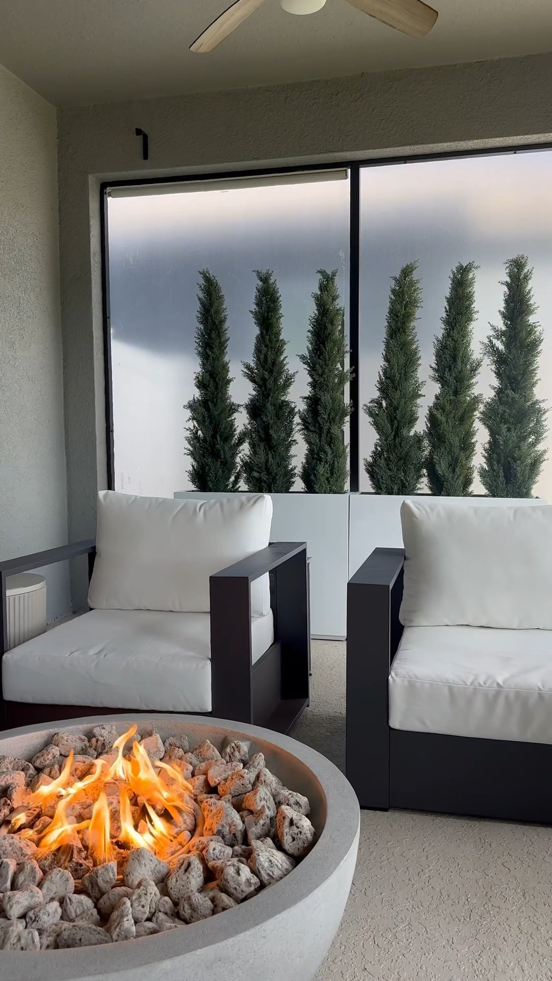 Stylish tall planters that add a bit of privacy to your space 🙌😌



Outdoor decor
Home & garden
Home decor
Patio refresh
DIY outdoor privacy
Pool deck
Plant pots

#LTKHome