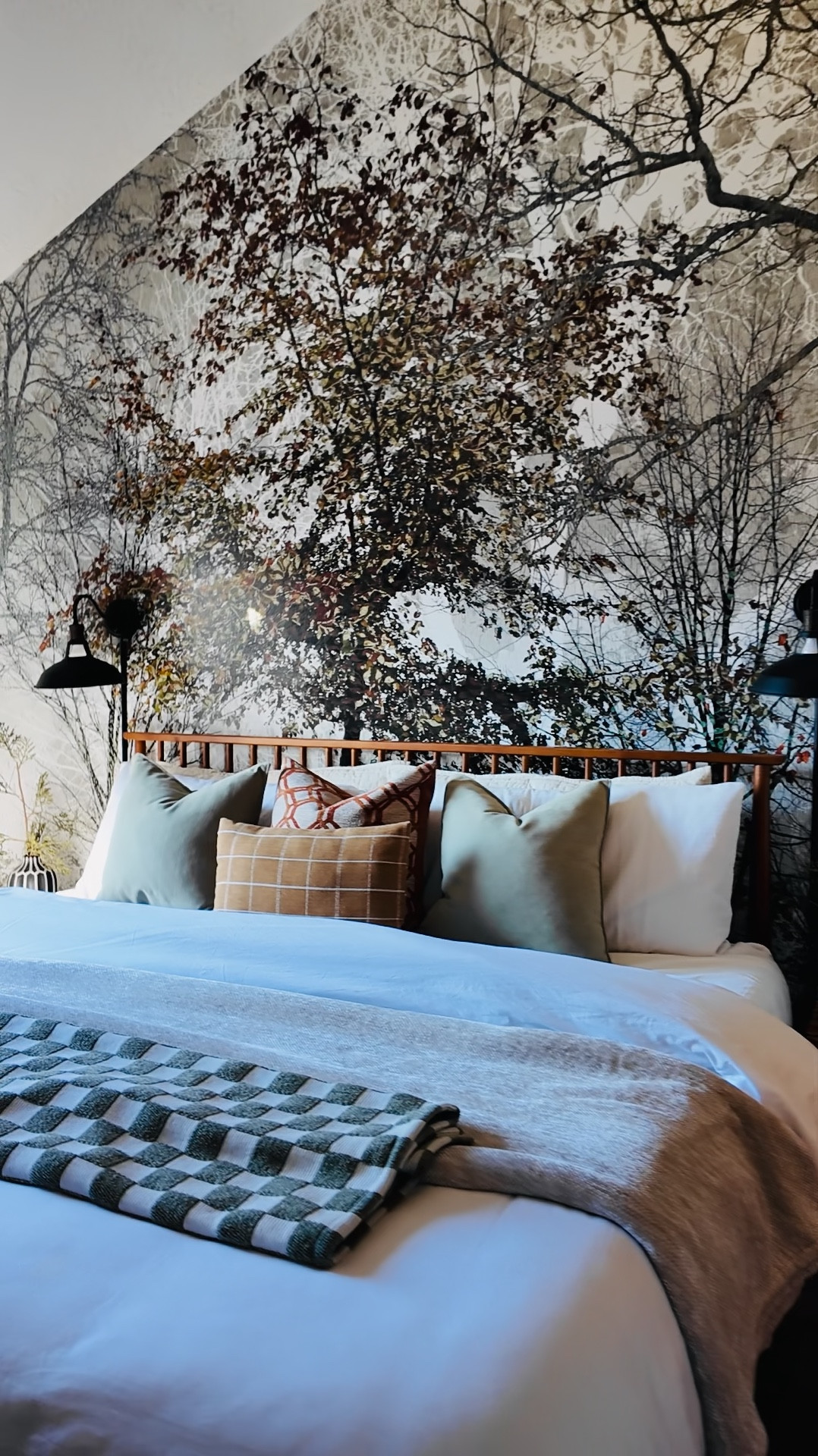 Added wallpaper to our Pigeon Forge Airbnb! 

#LTKHome #LTKTravel #LTKStyleTip