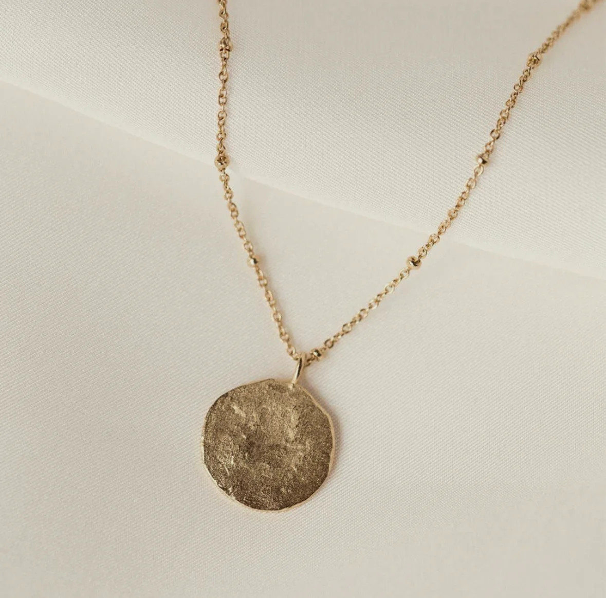 Agape Lune disc Necklace - made in paris 🇫🇷 | Hazel Tide
