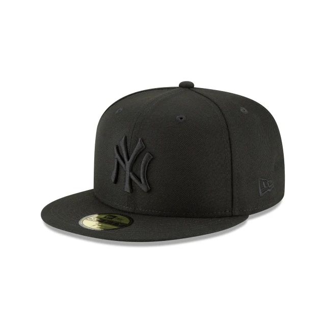 New York Yankees Blackout Basic 59FIFTY Fitted Hat | New Era