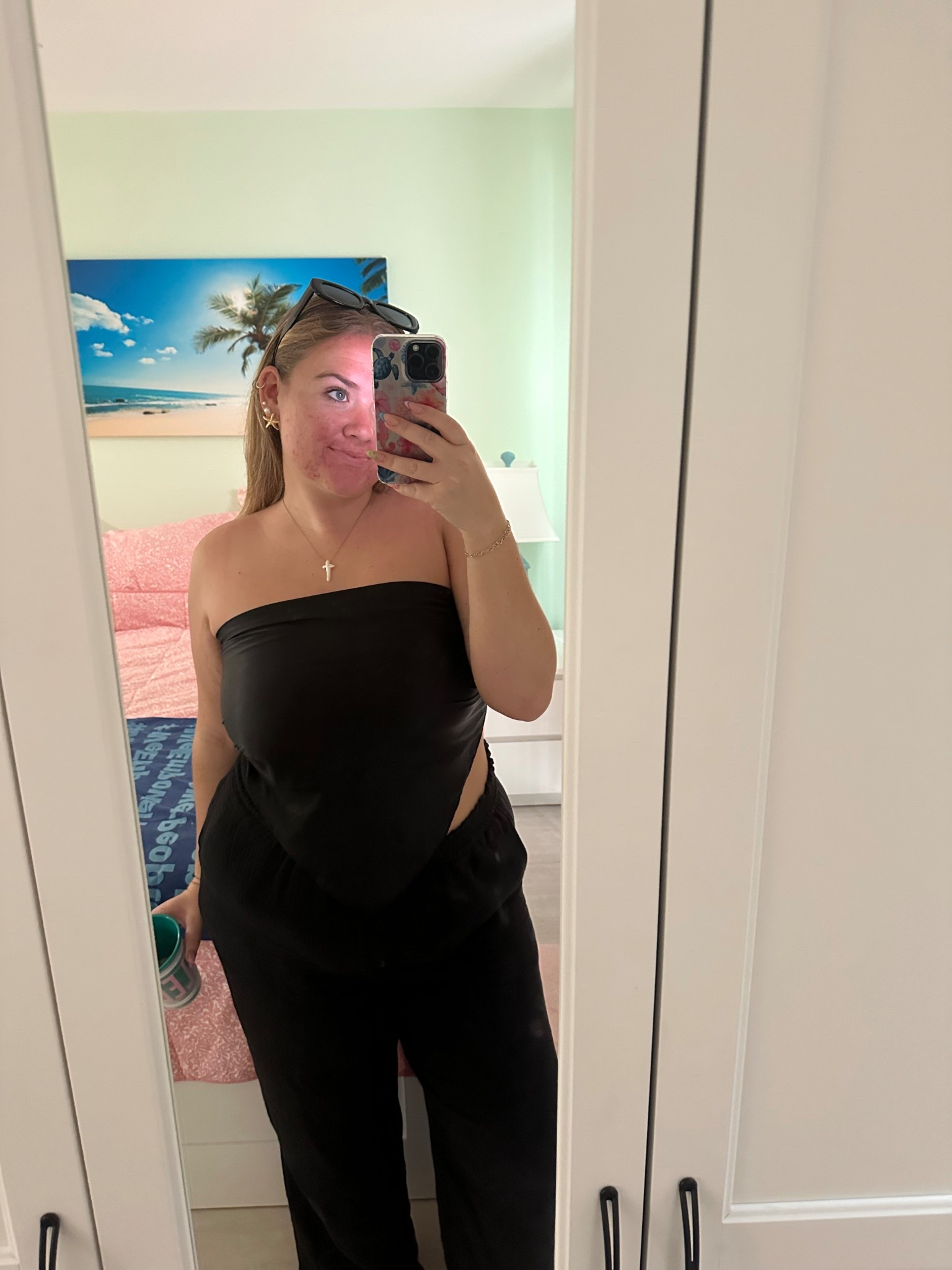 I’m obsessed with these earrings and phone case. Such a fun beachy vibe 

#LTKFindsUnder50