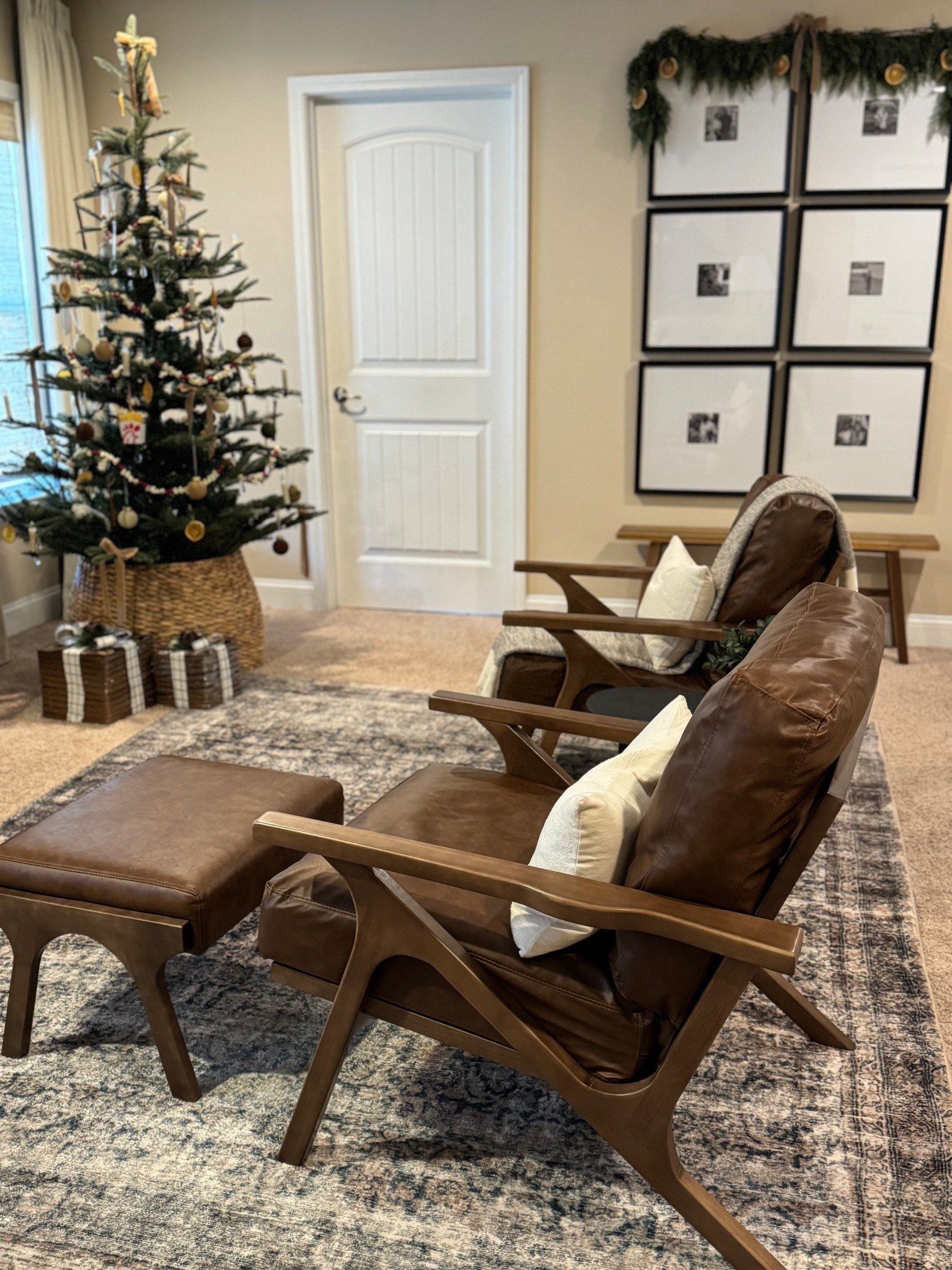 Christmas in the loft is cozy and bright ✨
#Transitional #Christmas #Warm #Timeless #ChristmasStyle #Mid-century #Modern #Noblefir #Neutrals

#LTKHome #LTKSeasonal #LTKHoliday