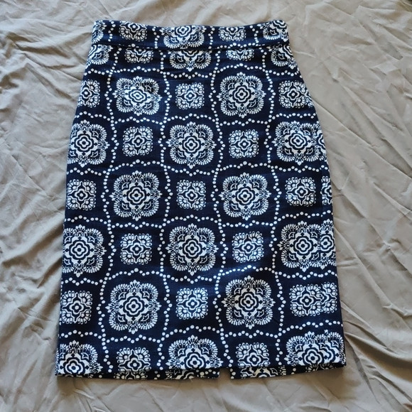 NWT size 4 Ann Taylor tile piped pencil skirt | Poshmark
