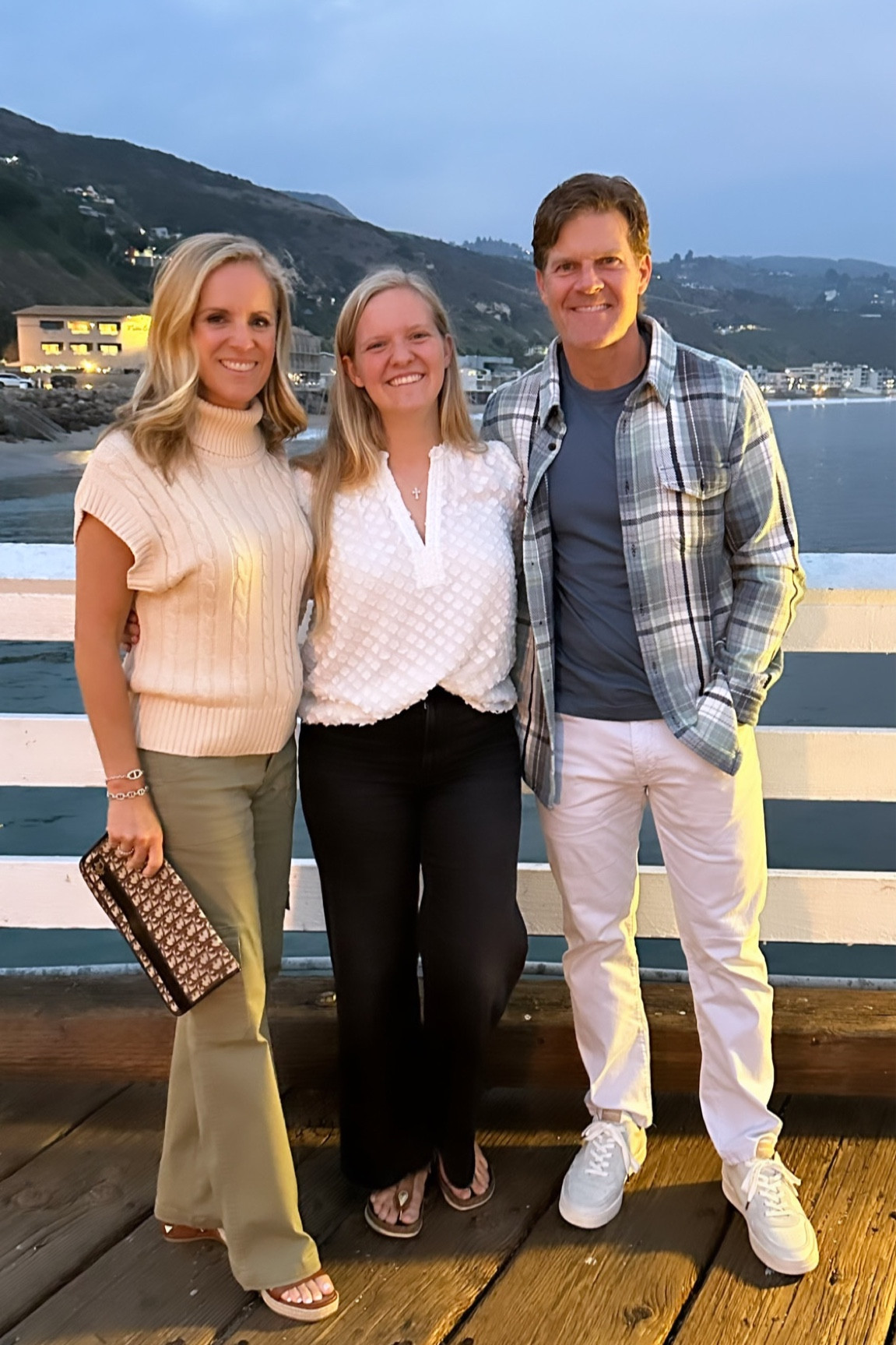 Dinner on the Malibu Pier
Cream cable sweater 
Army green Cargo pants 
Valentino wedges 

#LTKover40 #LTKfindsunder100