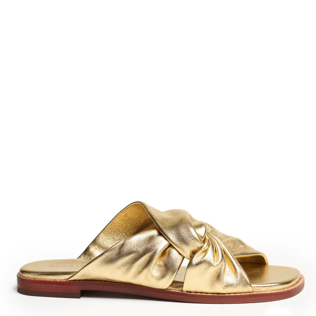 Idea - Comfortable Metallic Flat Summer Sandal - Gold | Cecelia New York