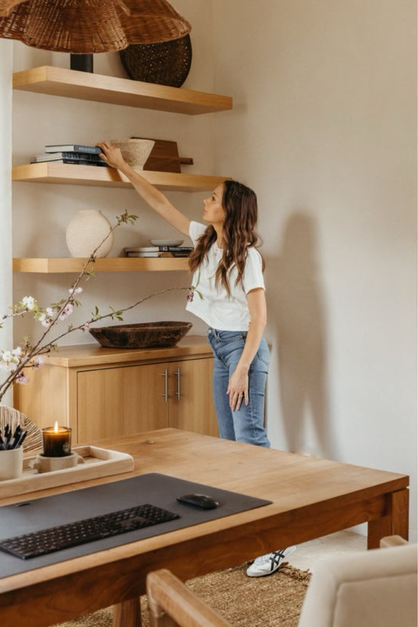 Home office shelf styling✨

#LTKhome #LTKFind #LTKstyletip