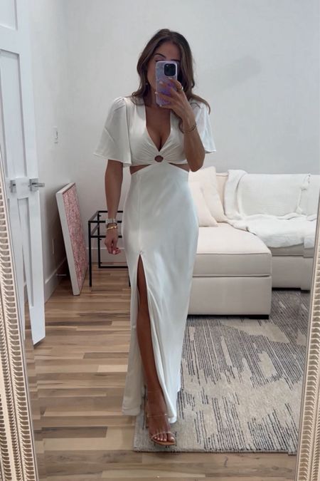 White satin dress size xxs p. Bridal look 

#LTKWedding #LTKFindsUnder50 #LTKSaleAlert