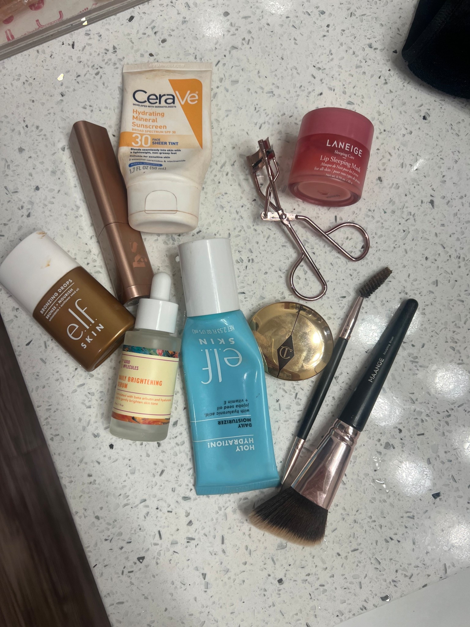 Daily glowy, soft, natural makeup✨

#LTKBeauty #LTKStyleTip #LTKFindsUnder50