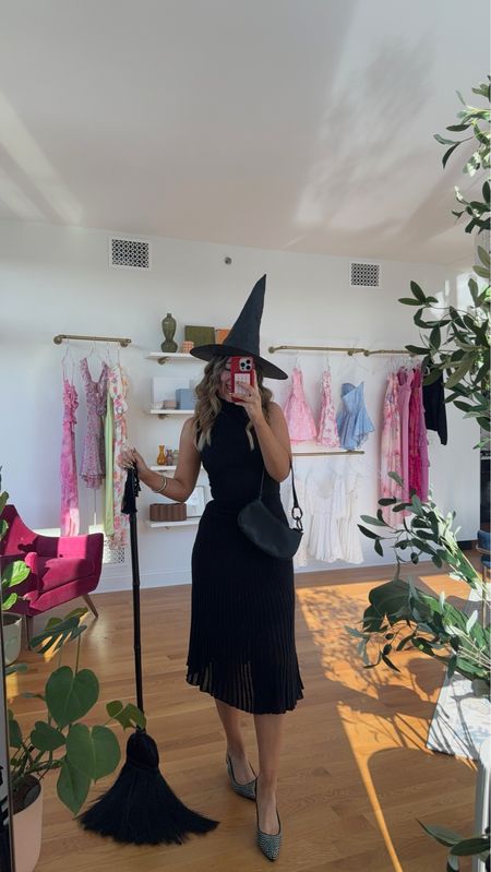 Halloween witch outfit inspo! this black midi skirt is from Walmart (size small) 


#LTKshoecrush #LTKfindsunder100 #LTKHalloween