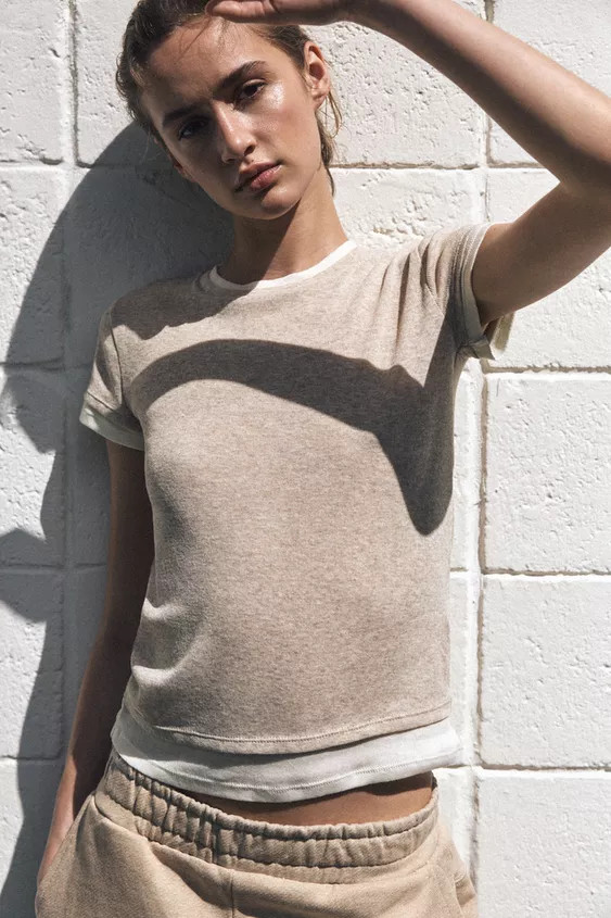 SLIM FIT - ROUND NECK - NORMAL LENGTH - SHORT SLEEVET-shirt made of cotton yarn. Round neck and s... | Zara US