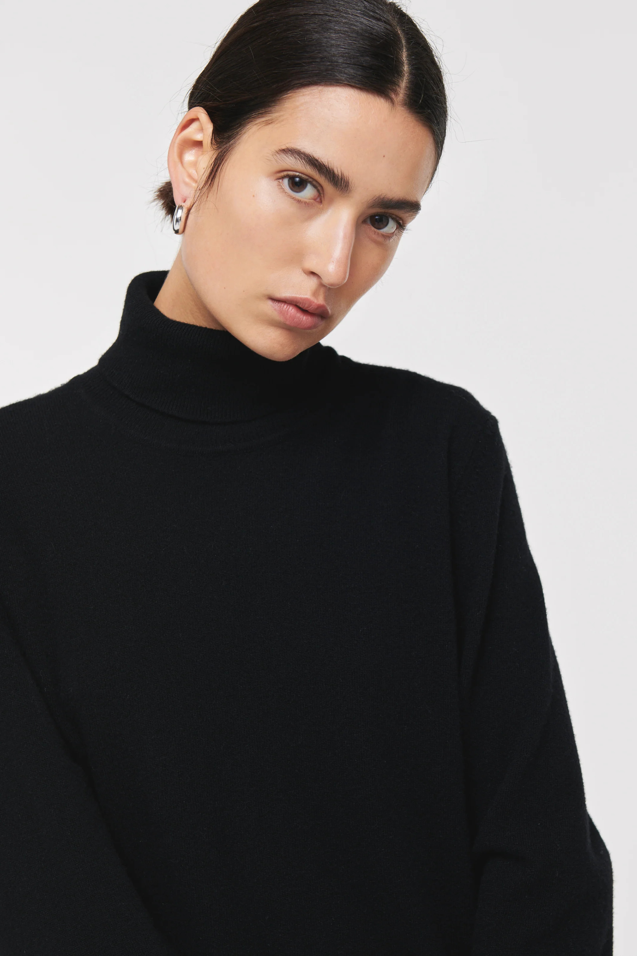 Katie | Cashmere Roll Neck in Black | ALIGNE | Aligne UK