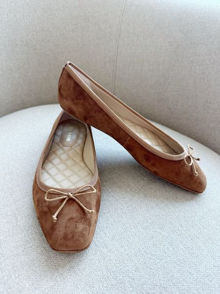 Ballet flats by Veronica Beard! Such a great summer shoe!

#classicstyle
#brownflats
#classicshoes
#suedeflats
#balletflats

#LTKShoeCrush #LTKSeasonal #LTKStyleTip