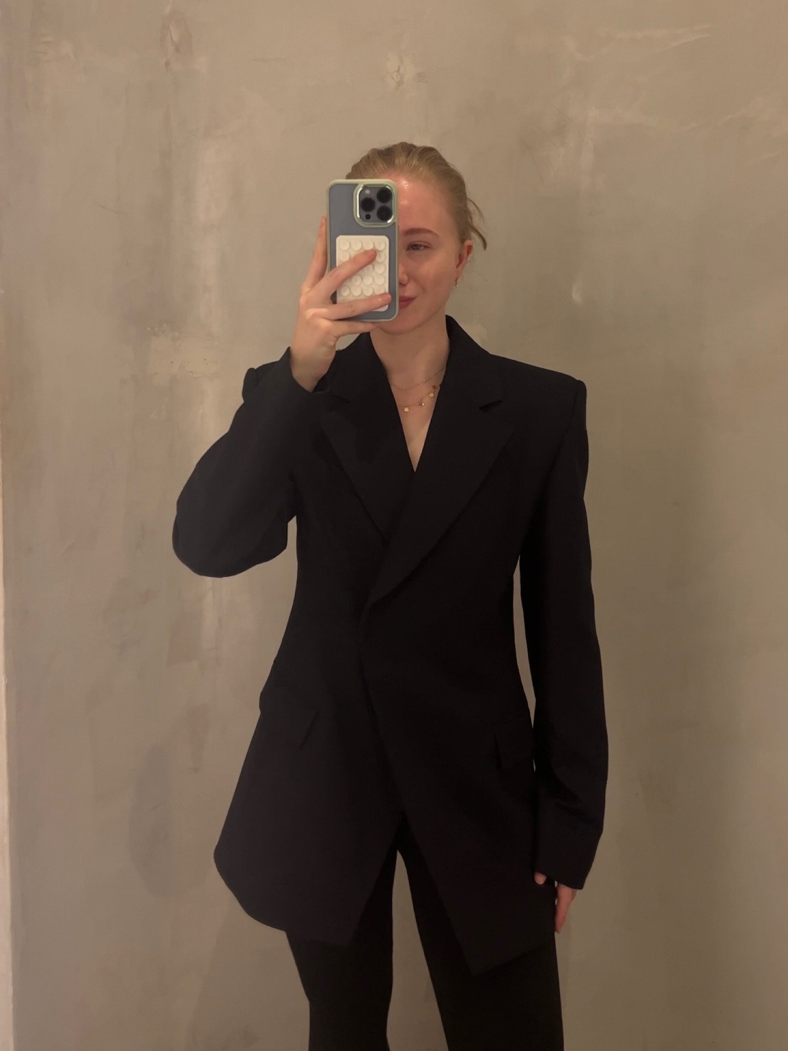 Loving the cinched blazer moment 

#LTKwinter #LTKaustralia #LTKworkwear