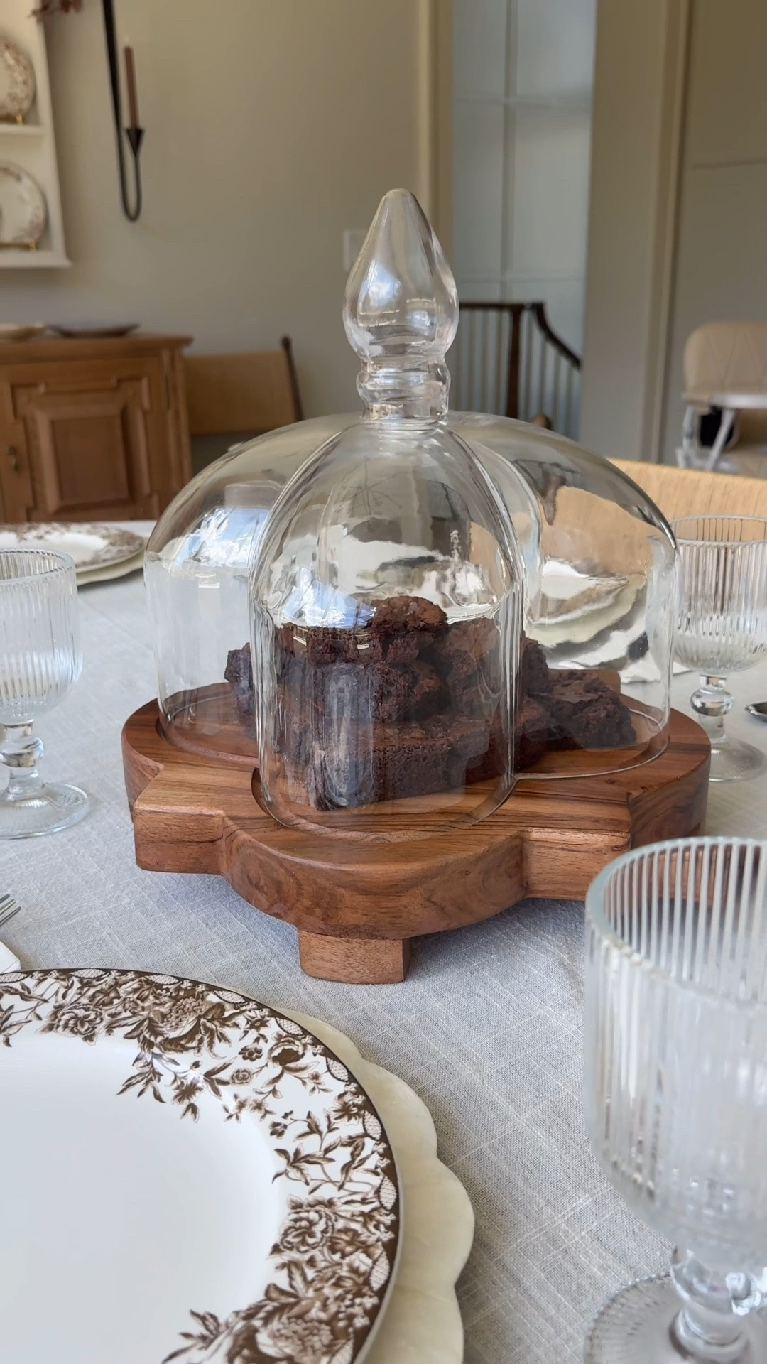 @etu.home #ad
This beautiful trivet riser and glass dome is just so stunning. I’ll be using it to display desserts and so much more for many years to come! I love the shape and quality. This is definitely a keepsake and something I’ll pass down to my daughters one day. Use the coupon code QUATREFOIL

#LTKSeasonal #LTKfoodie