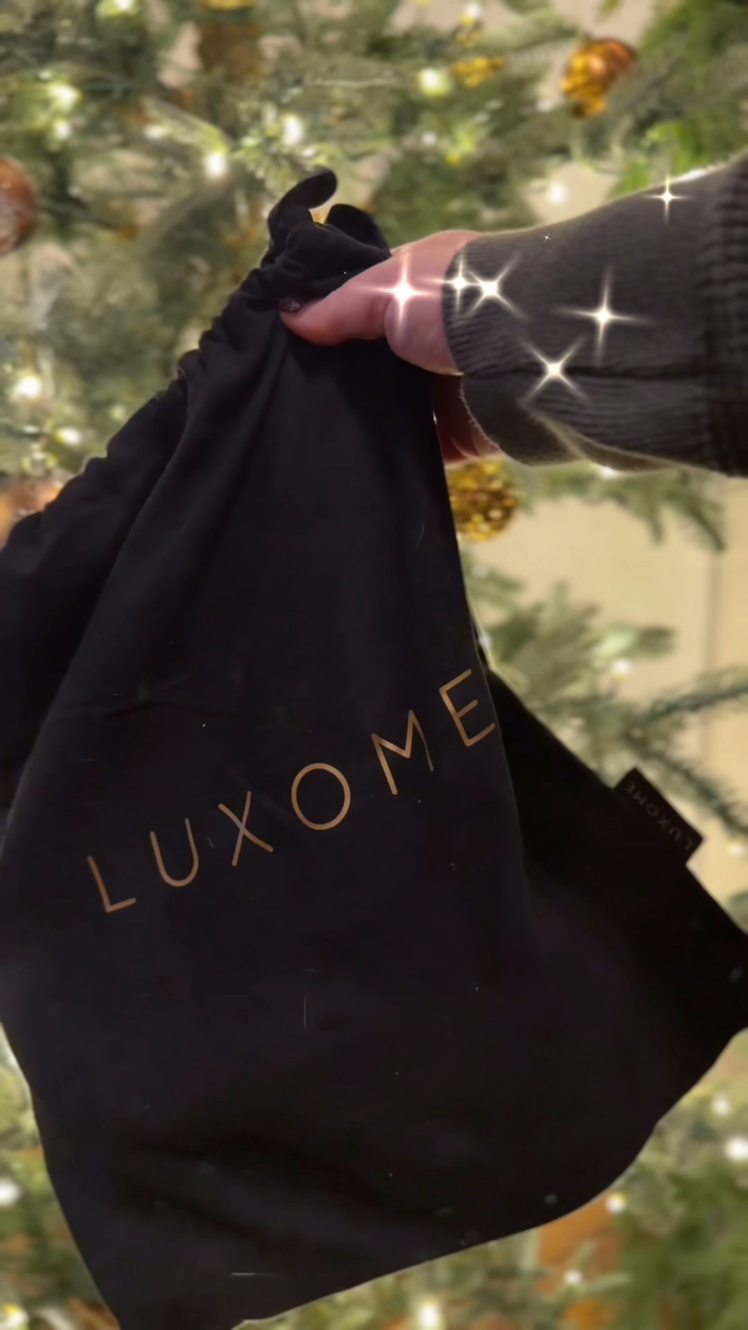 Fire lit, slippers on, worries off 🤍
These Signature Slippers from @luxome are my definition of cozy comfort—cloud-soft on the inside with the kind of support that feels more like a sneaker than a slipper. From the plush sheepskin lining to the perfectly cushioned sole, they’re made for slow mornings, fireside evenings, and everything in between.

And honestly… they make the perfect gift for anyone who loves feeling cozy and supported—or a little treat for yourself ✨
#LuxomePartner #CozyAtHome #FiresideFeels #GiftWorthy #EverydayLuxury