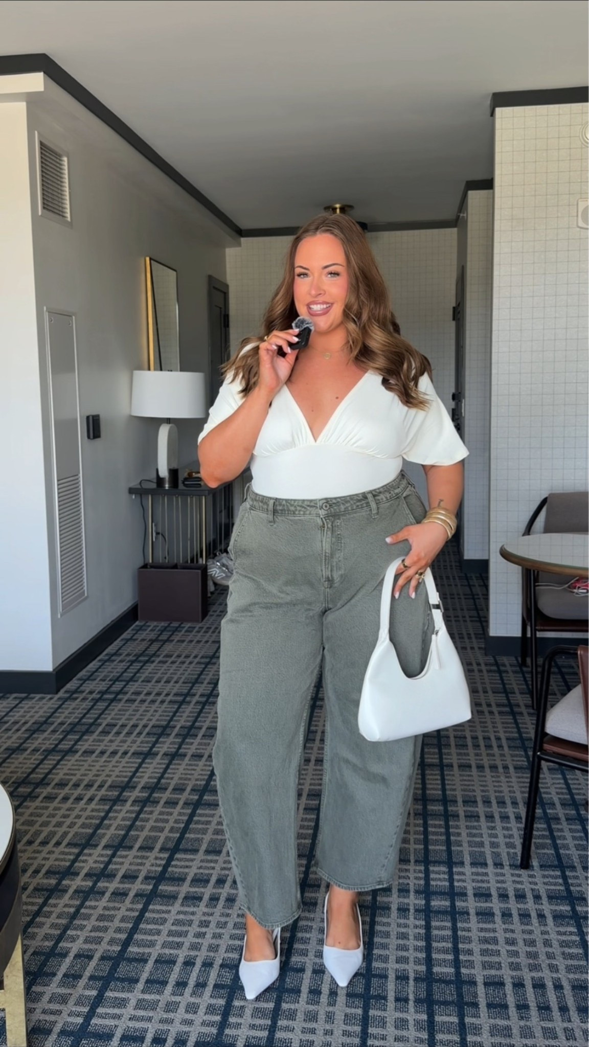 Wearing a size 12 top & 34 jeans!

#LTKMidsize #LTKCon #LTKPlusSize