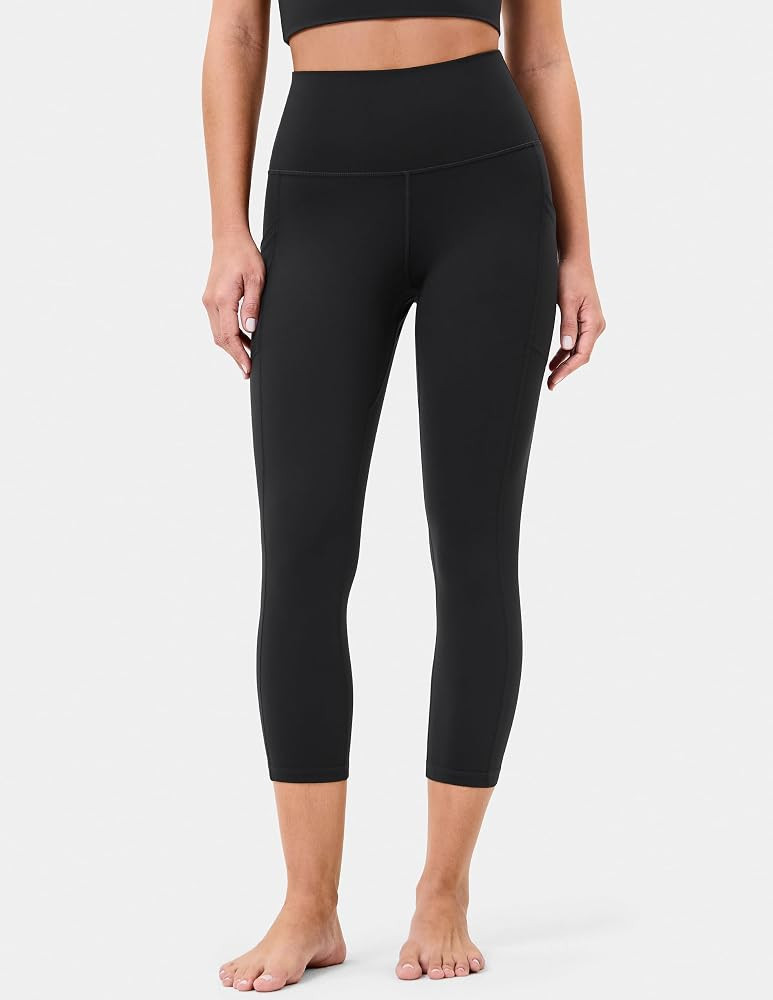 Colorfulkoala Women's High Waisted Yoga Capris 21" Inseam Leggings with Pockets | Amazon (US)