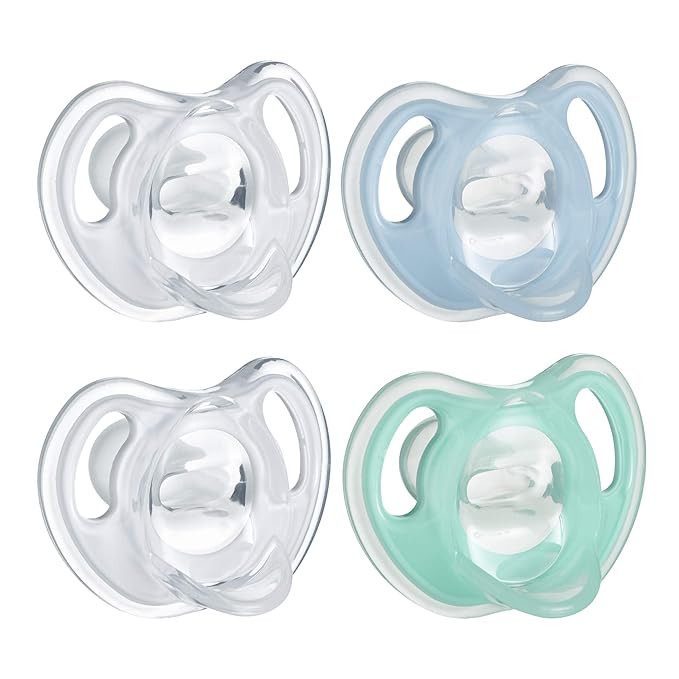 Tommee Tippee Ultra-Light Silicone Pacifier, Symmetrical Design, BPA-Free Binkies, One-Piece De... | Amazon (US)