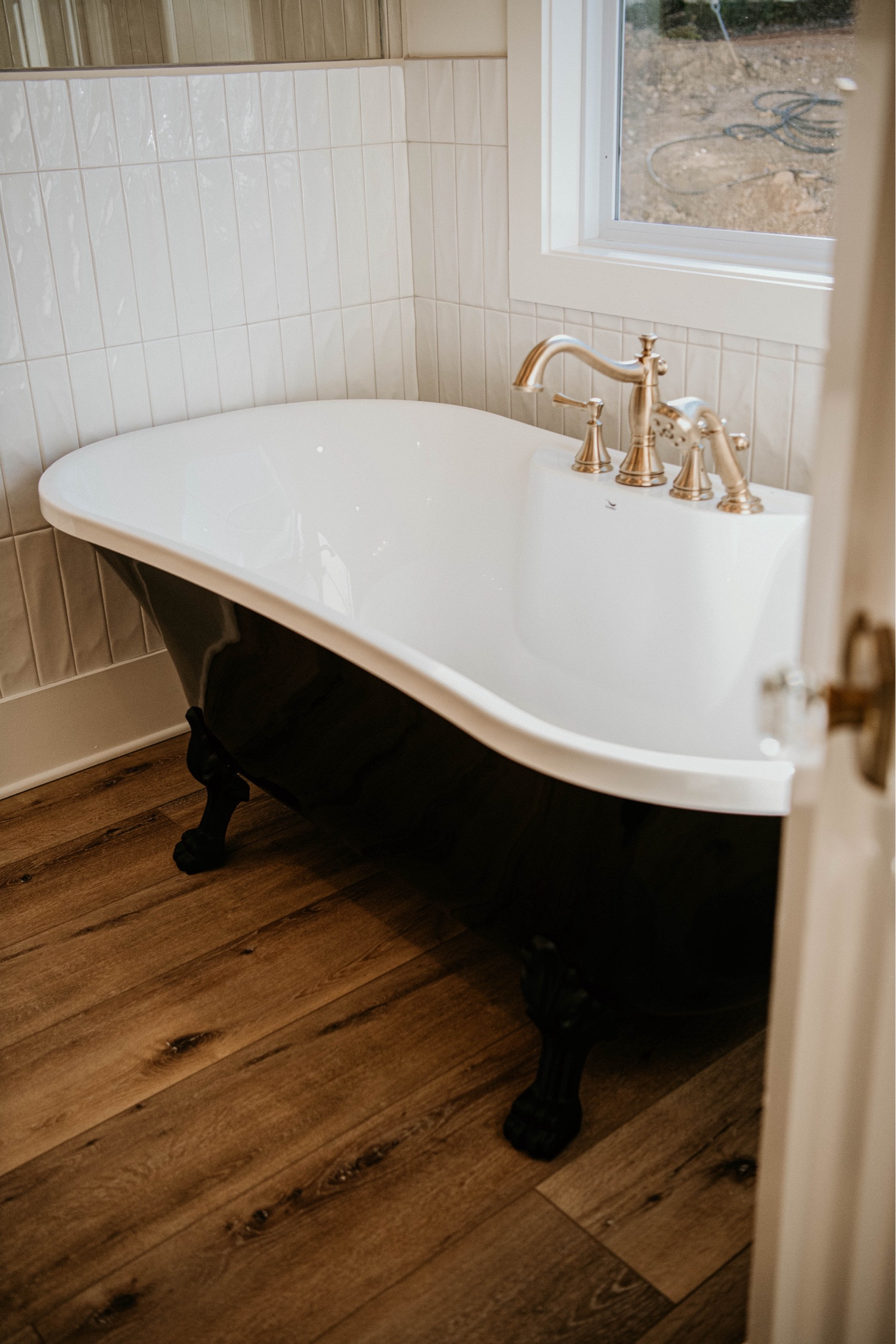 We found the perfect black claw foot tub!!! The best part was the price !!! 