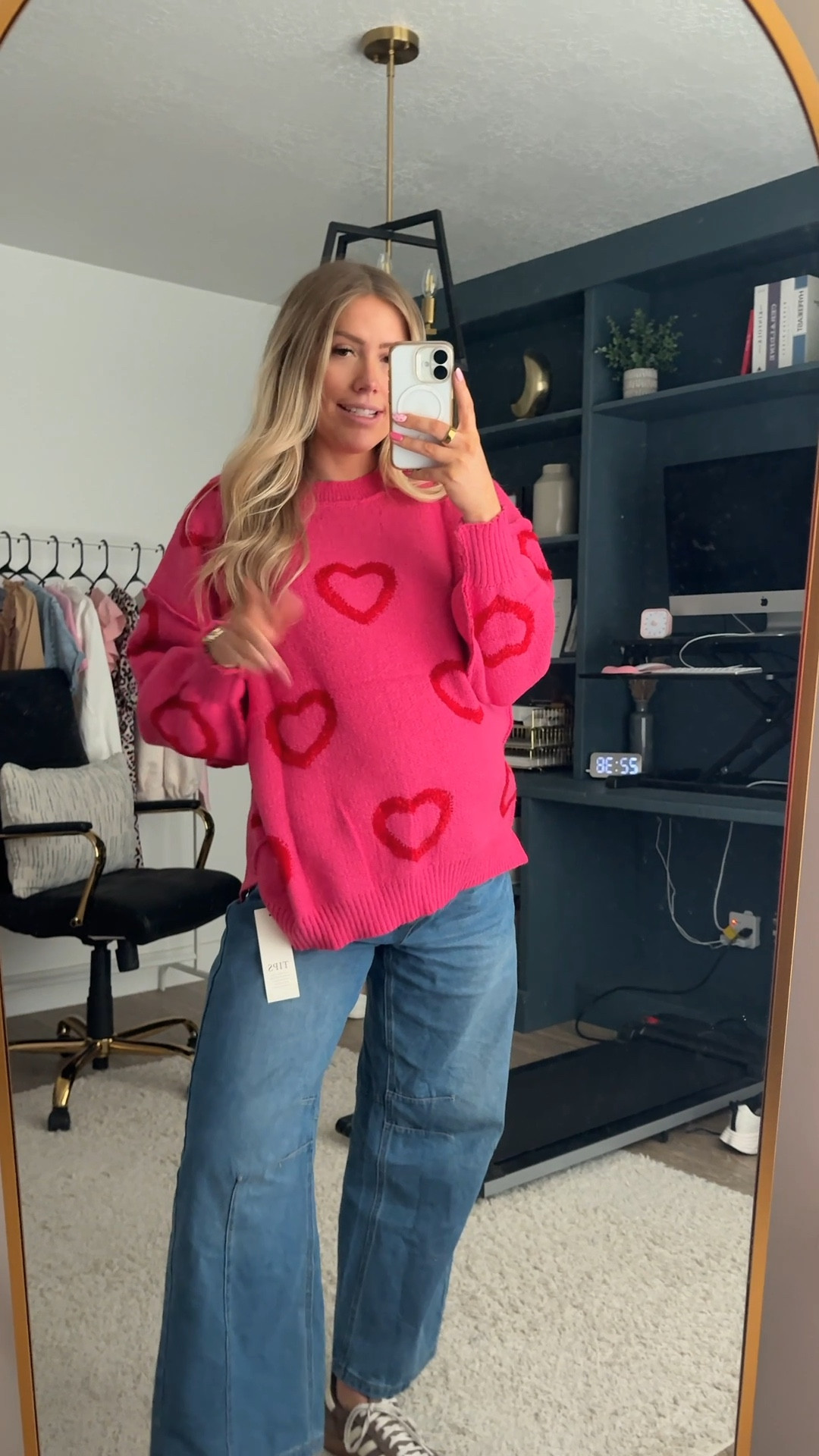 Valentine’s Day sweater! bump friendly but would be super cute without a bump!! I sized up one to an L

jeans are bump friendly cause they have an elastic waist: wearing M

| Valentines Day sweater | Valentine’s Day outfit | teacher outfit | teacher fashion | bump friendly | pregnant 