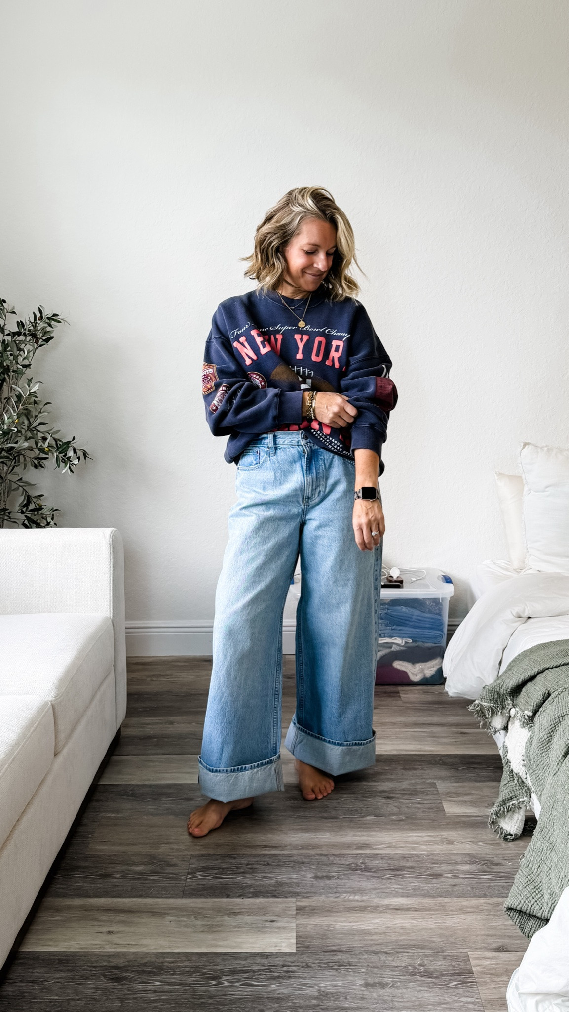 IN APP SALE! Comfy cozy for football Sunday!! 
Medium sweatshirt and 8 jeans but they run big so size down 1. @abercrombie